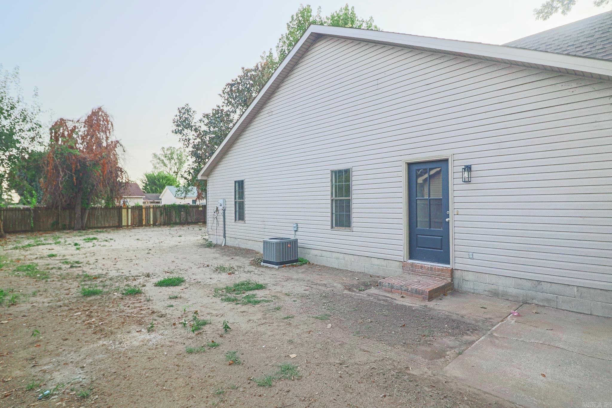 124 Jennifer Property Photo 28