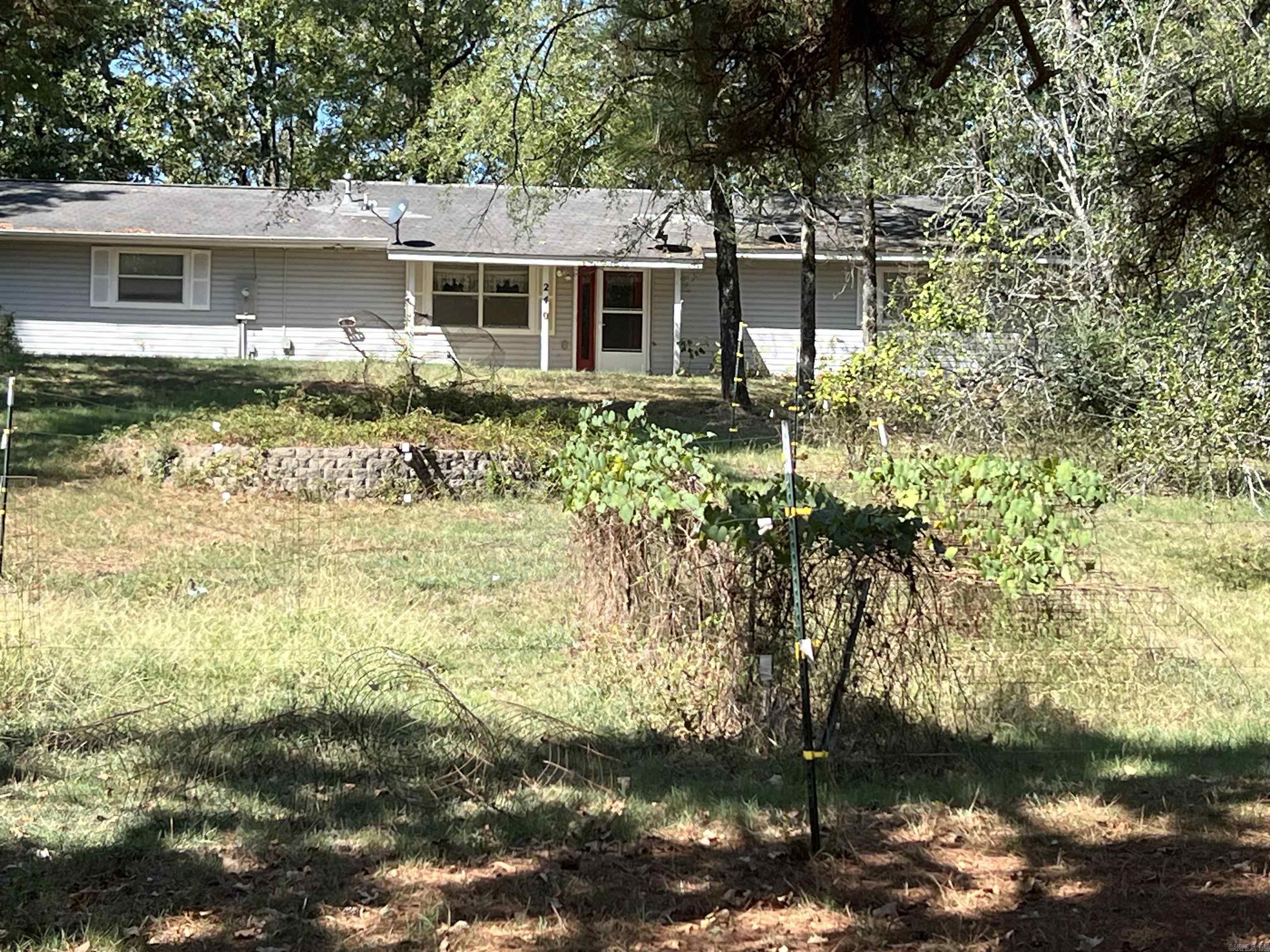 240 Casey St Property Photo 2