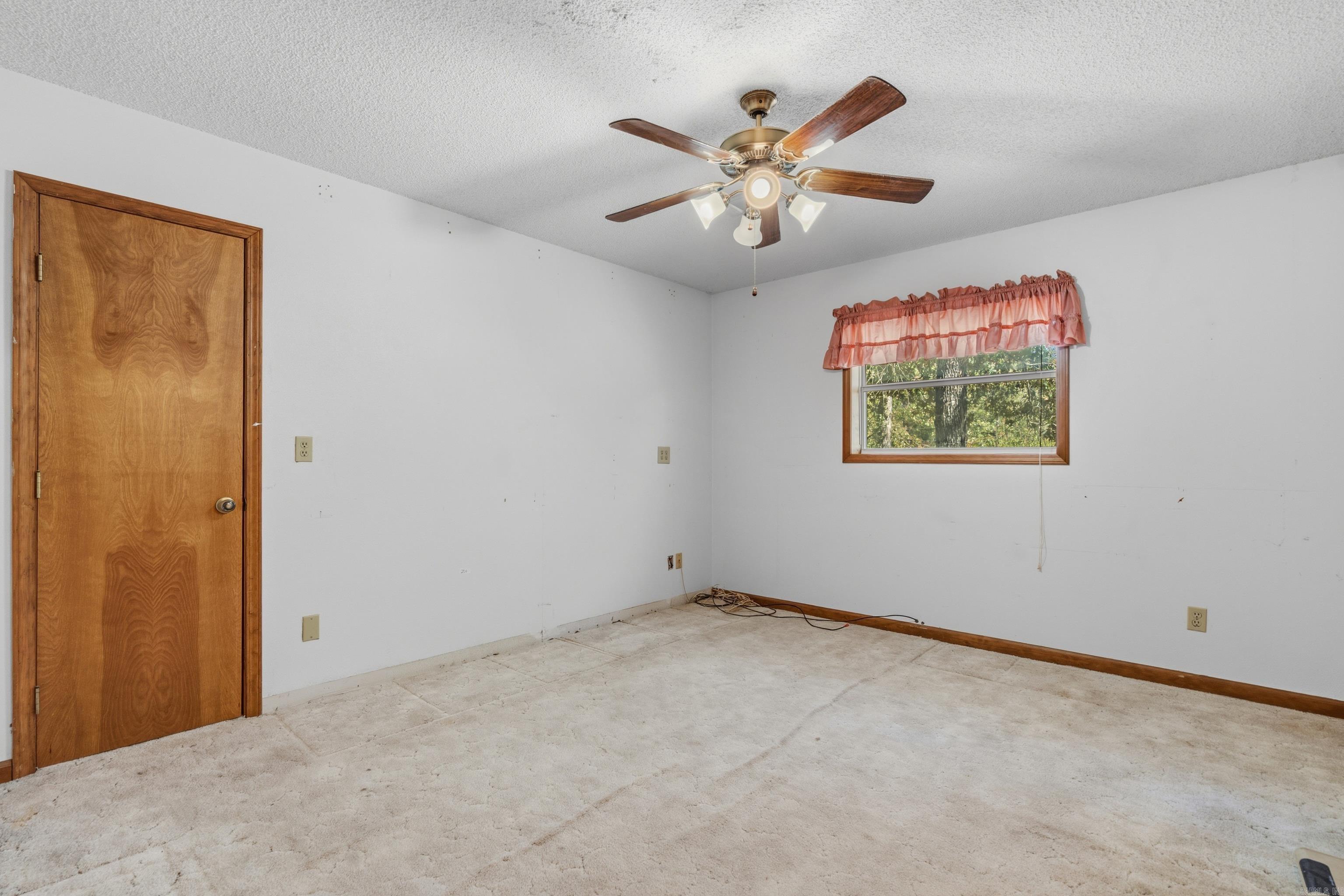 240 Casey St Property Photo 29