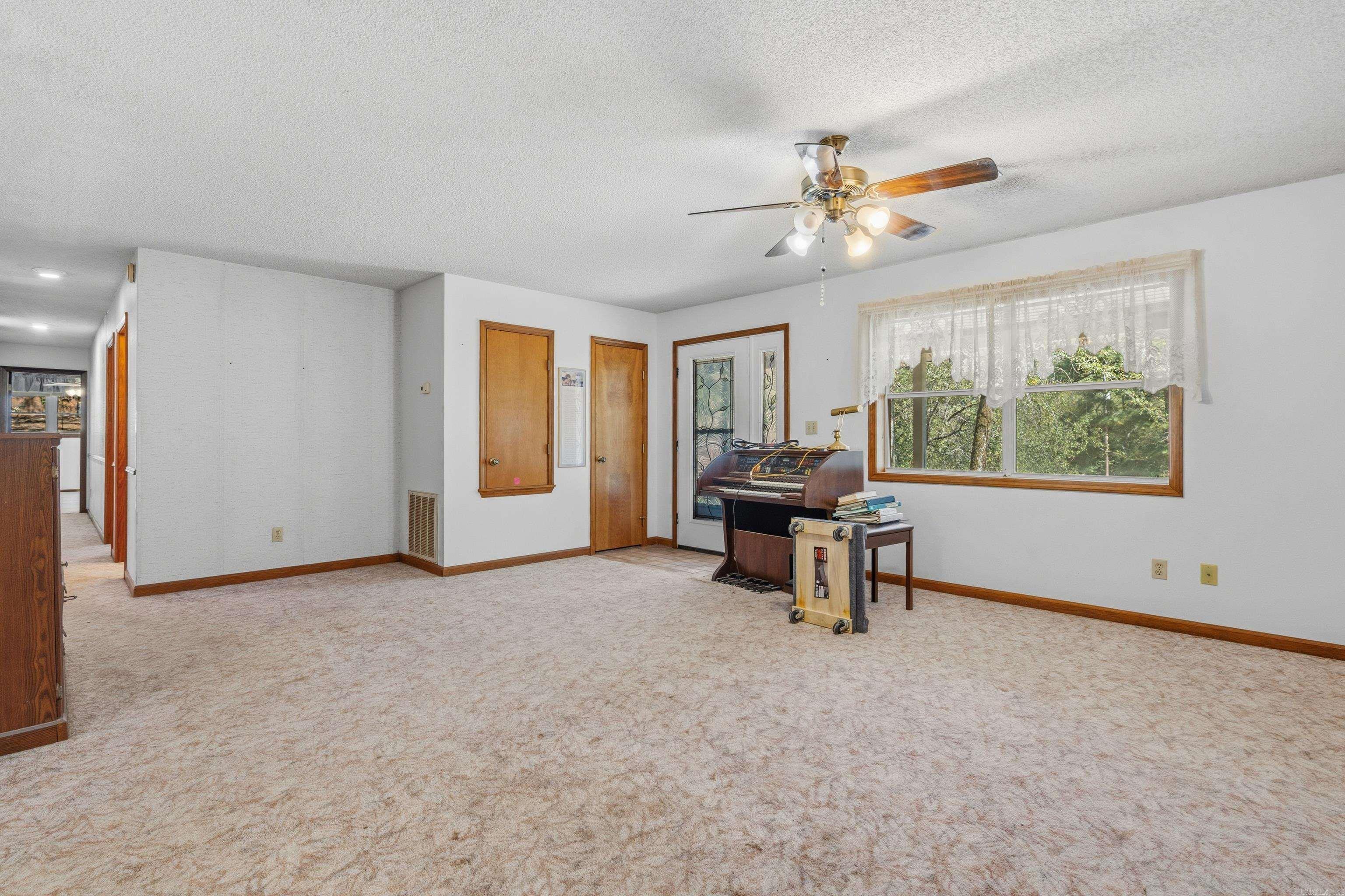 240 Casey St Property Photo 40