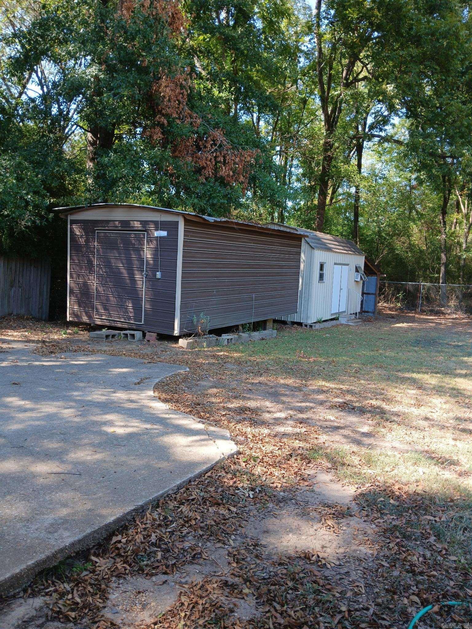 704 W Pine Property Photo 13