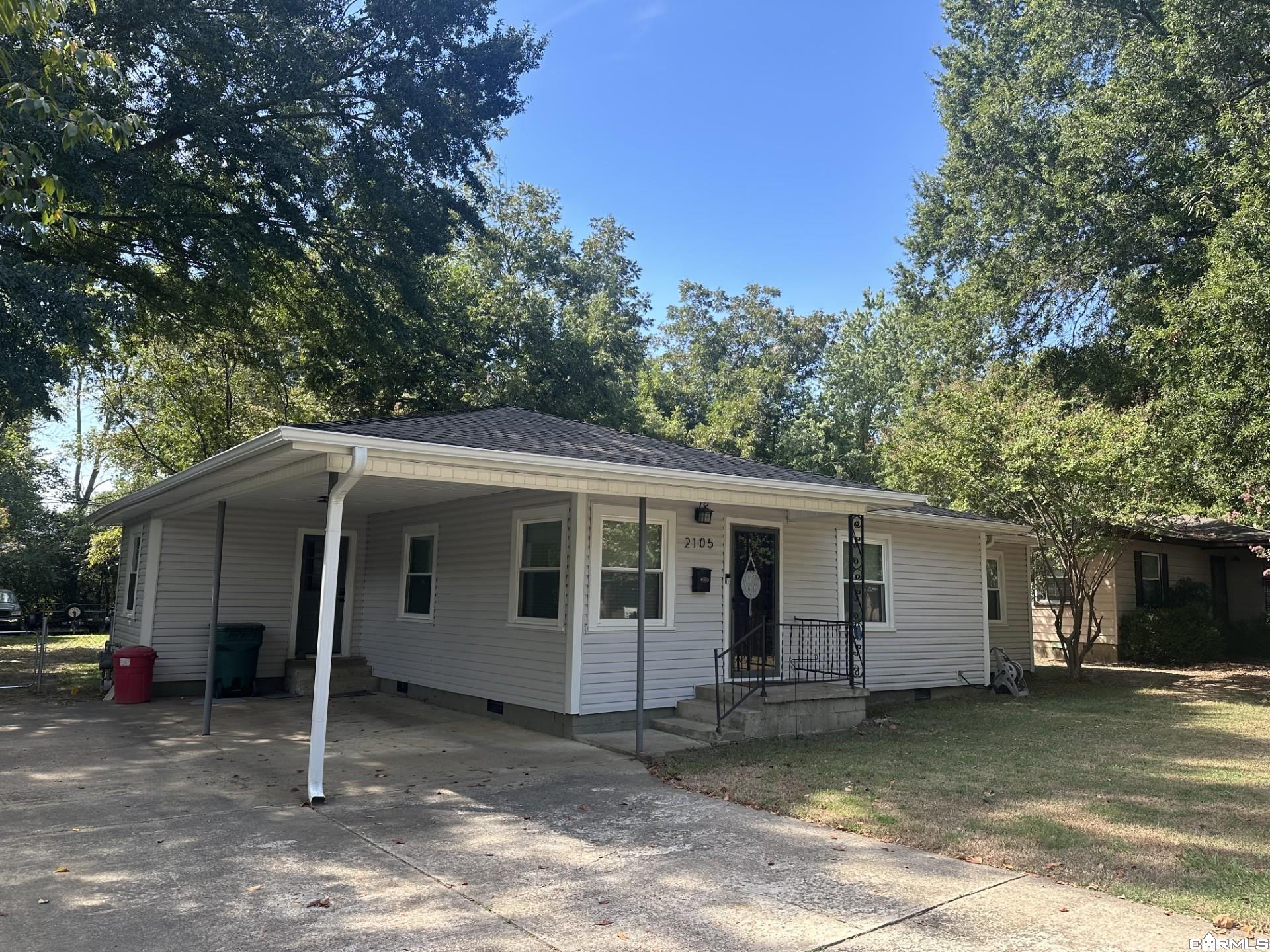 2105 Hairston Street Property Photo 2