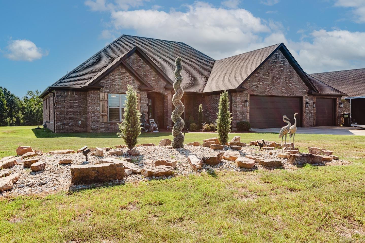 121 Plantation Drive Property Photo 1