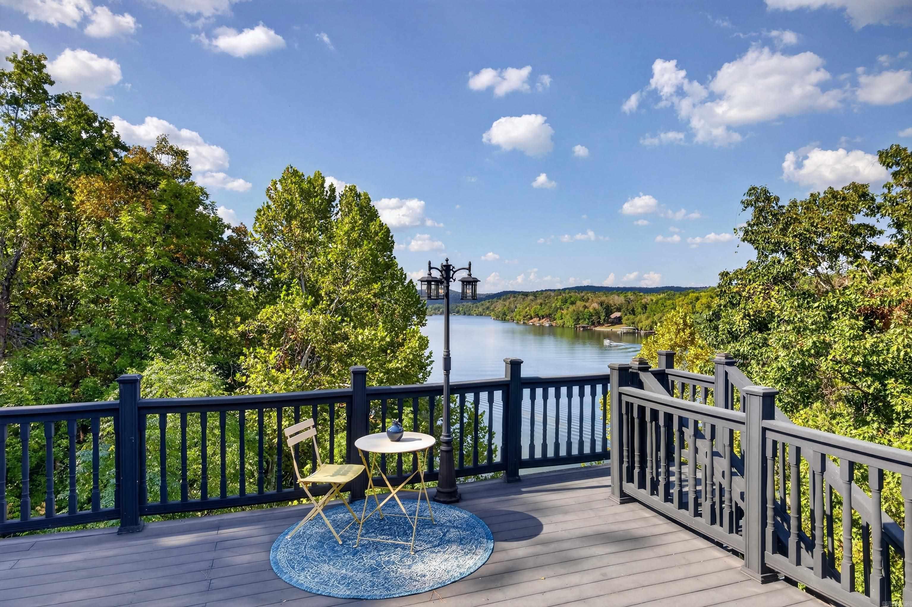 139 Waterfront Court Property Photo 1