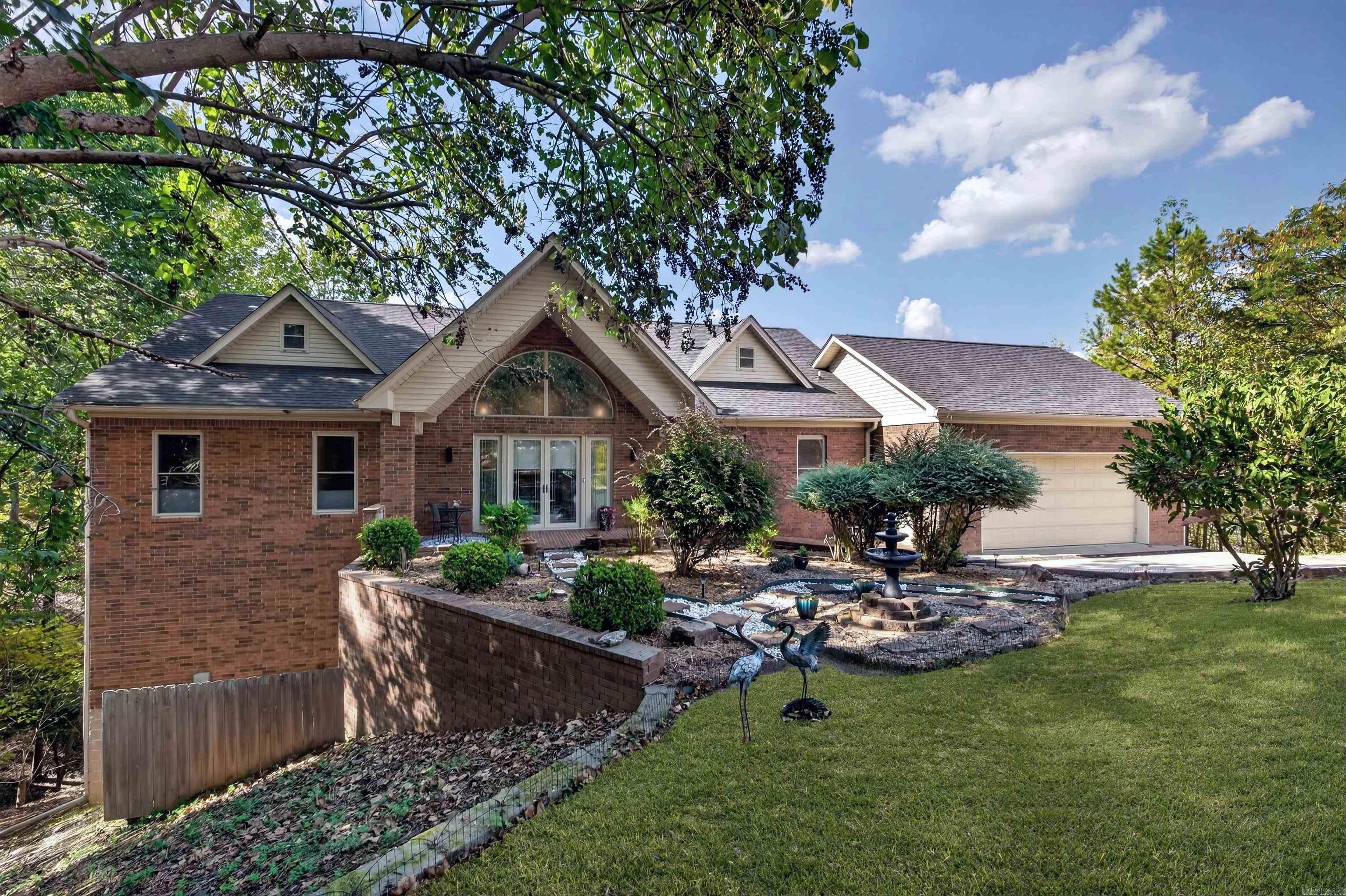 139 Waterfront Court Property Photo 8