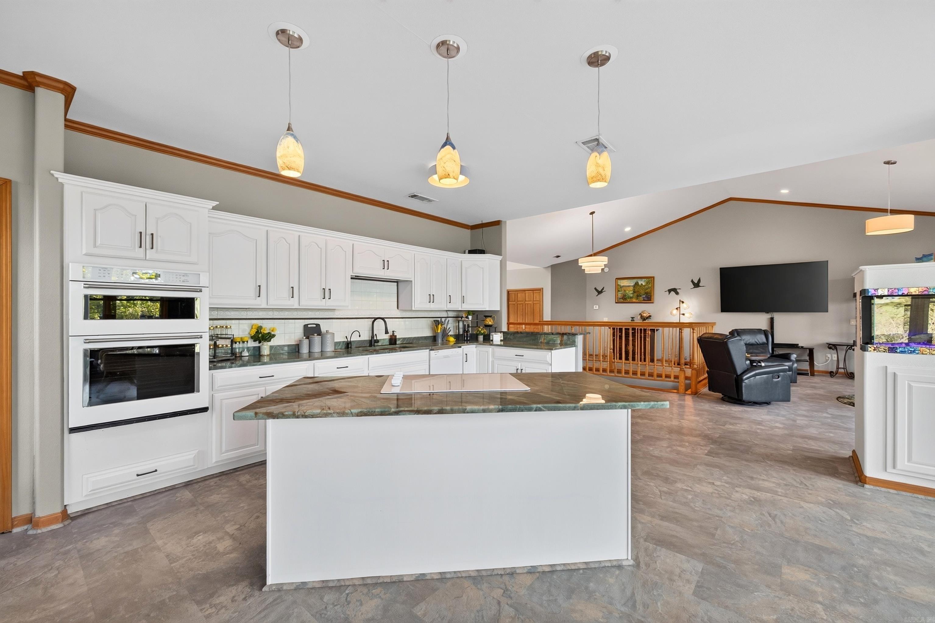 139 Waterfront Court Property Photo 19