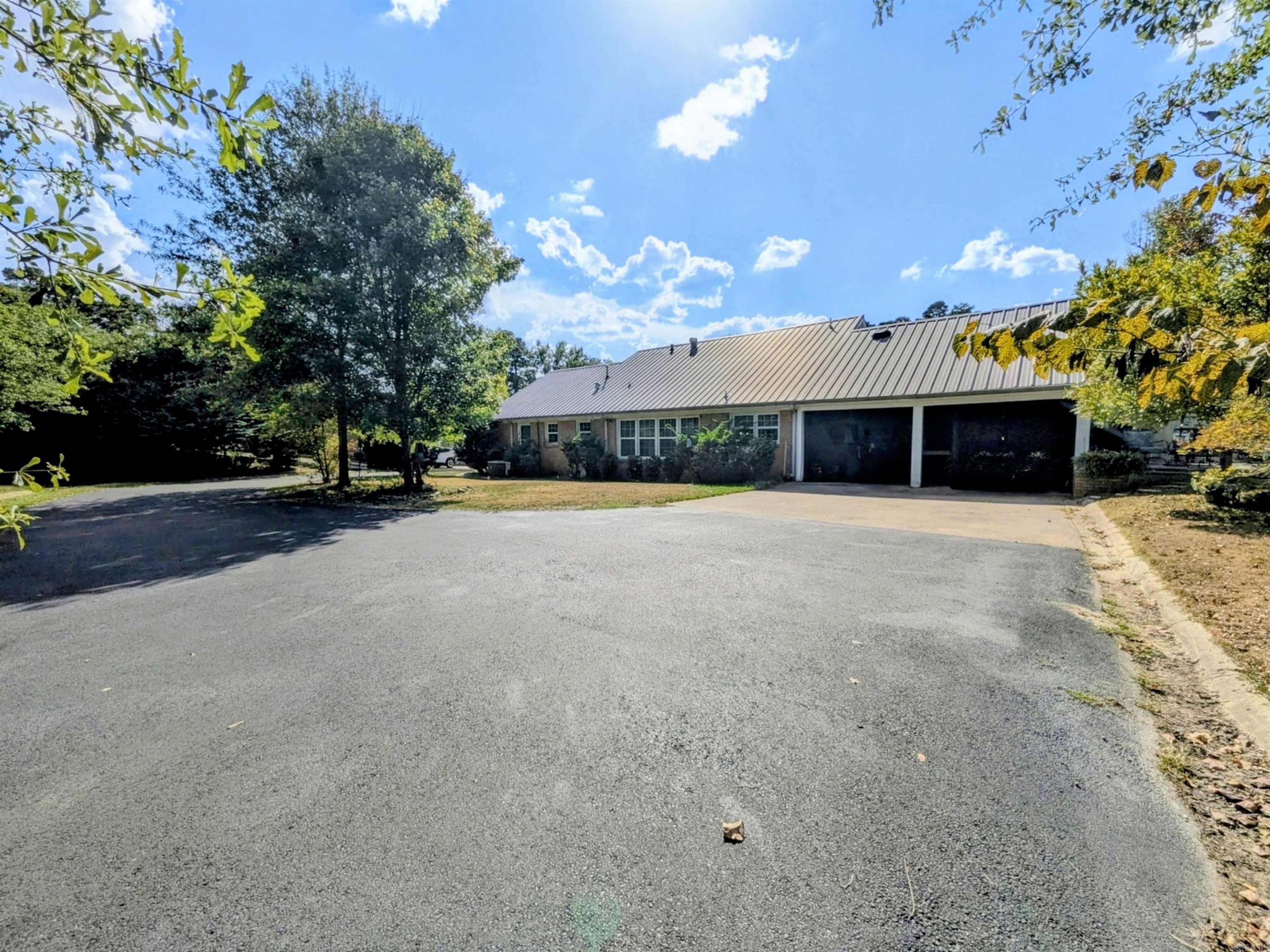 963 Ridgeview Property Photo 4