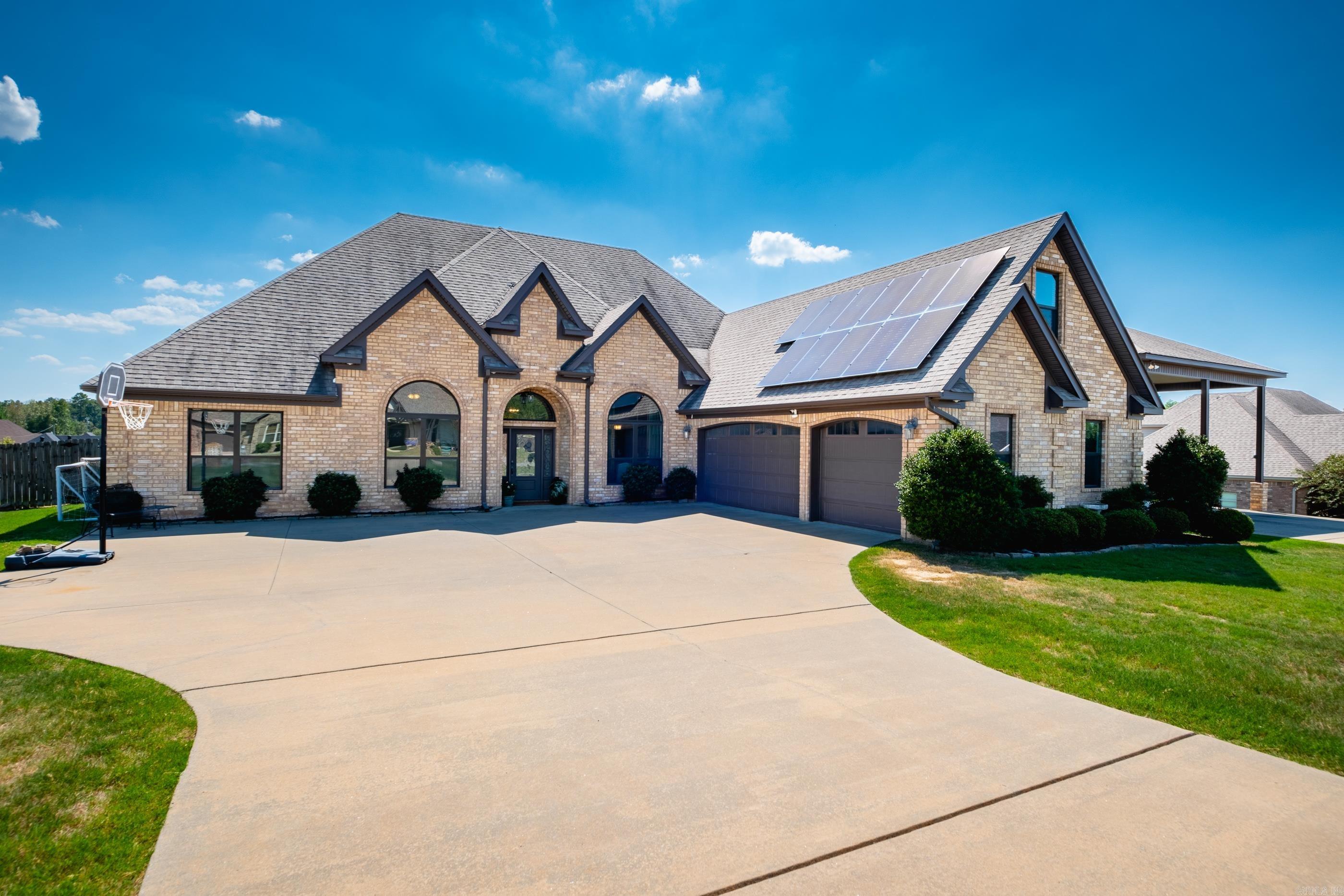 9105 Stone Canyon Drive Property Photo 1