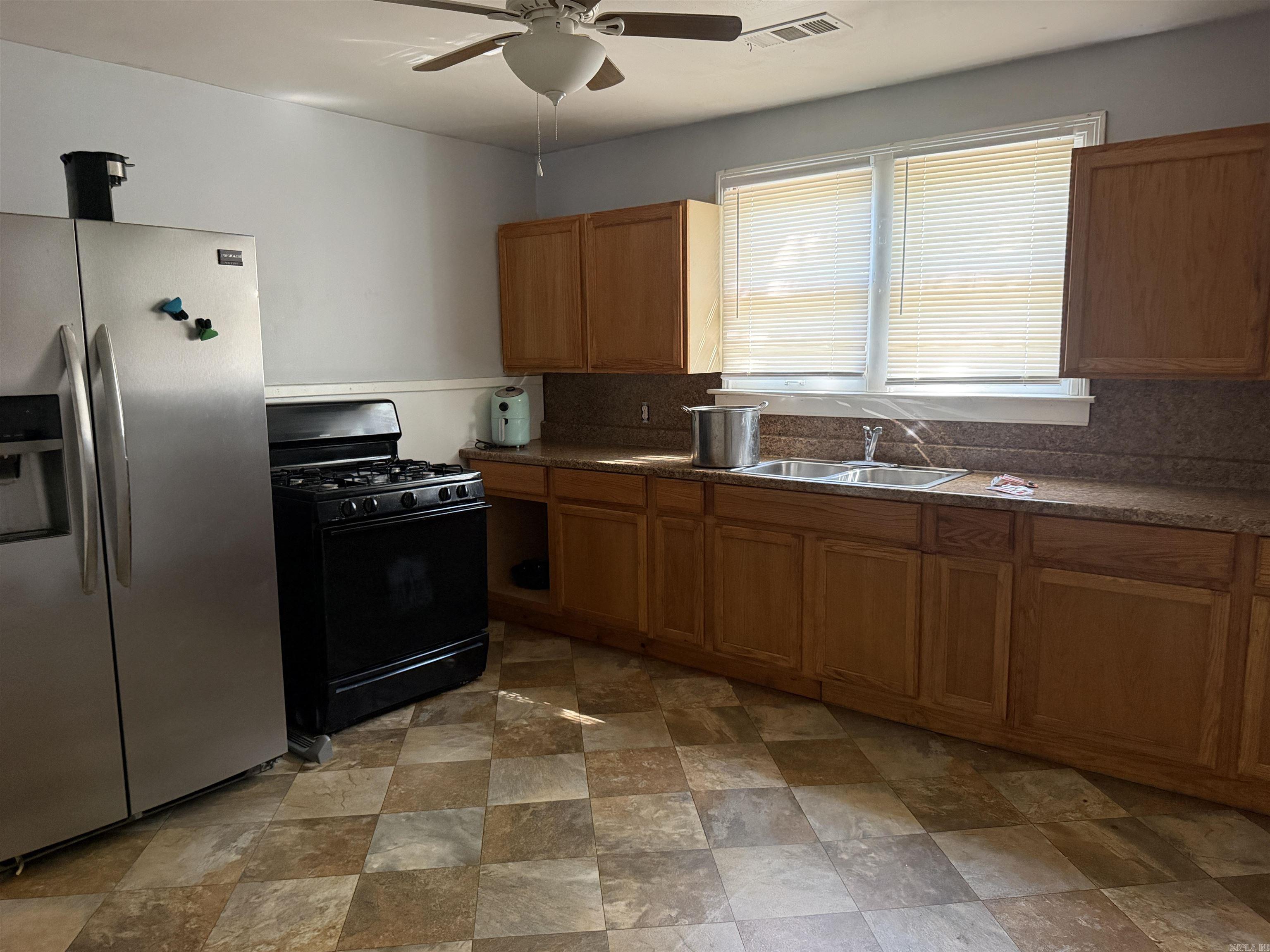 512 Talbot Drive Property Photo 3