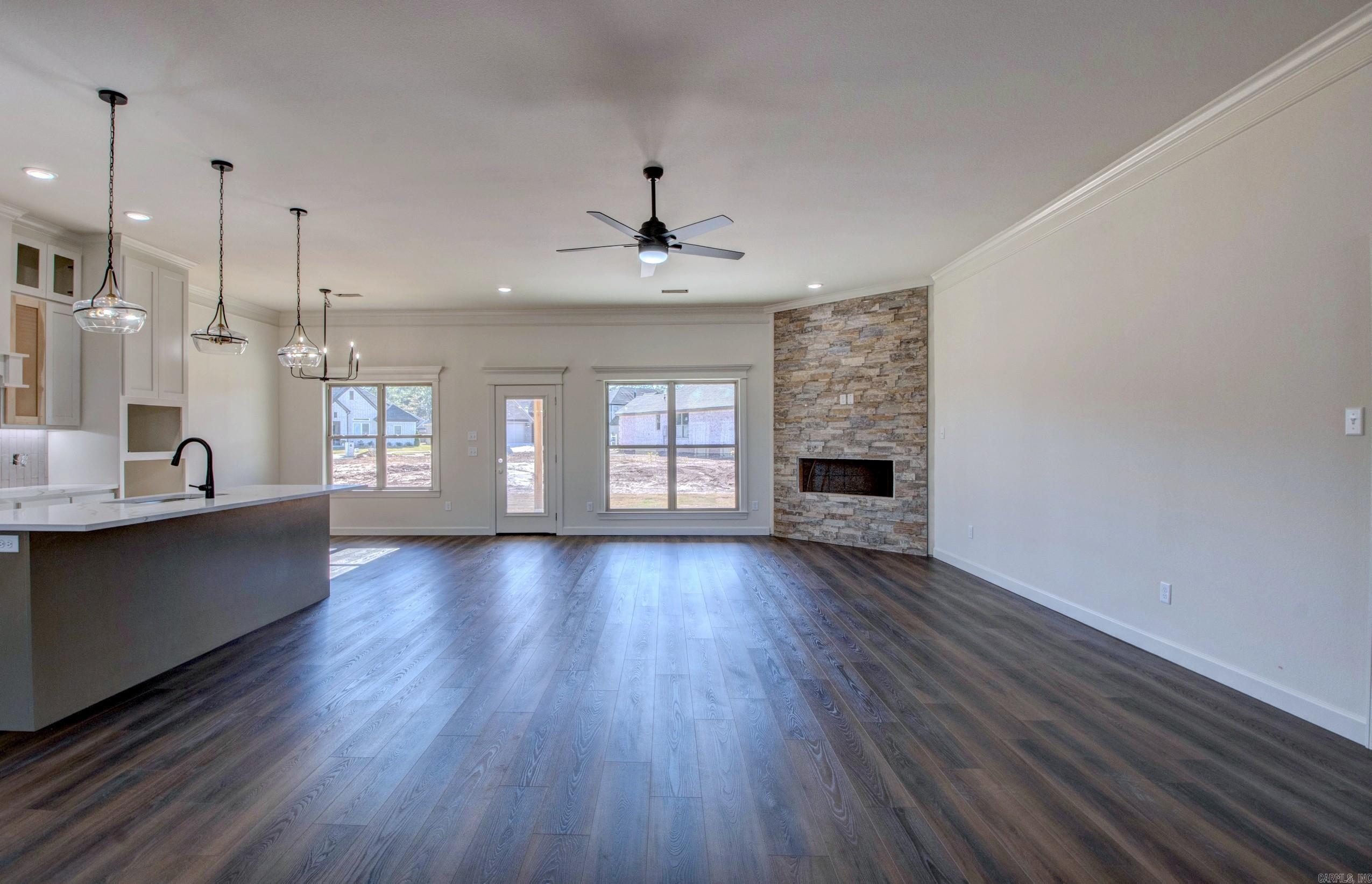 520 Corondelet Lane Property Photo 8