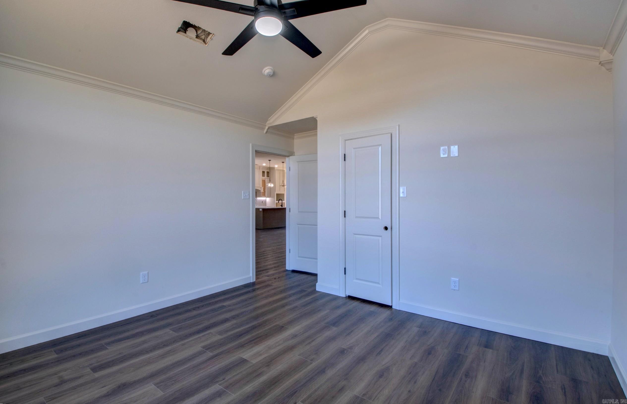 520 Corondelet Lane Property Photo 22