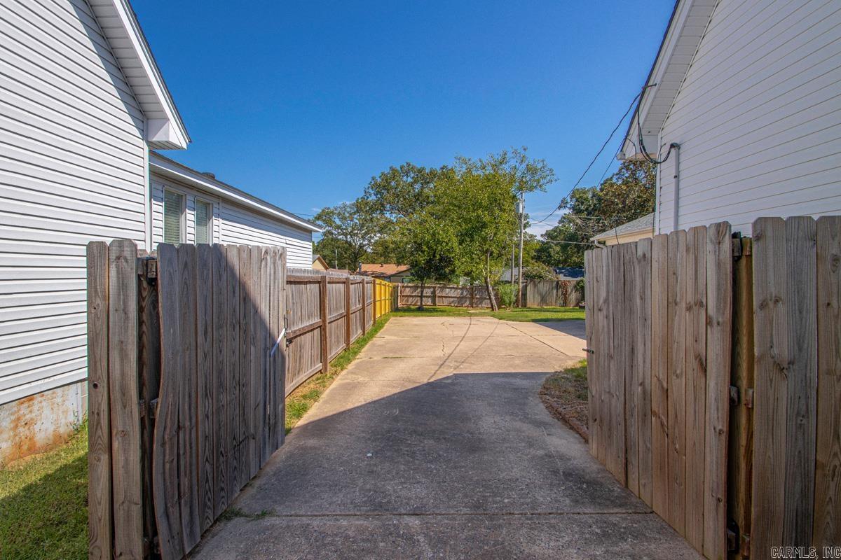 20 Pamela Lane Property Photo 3
