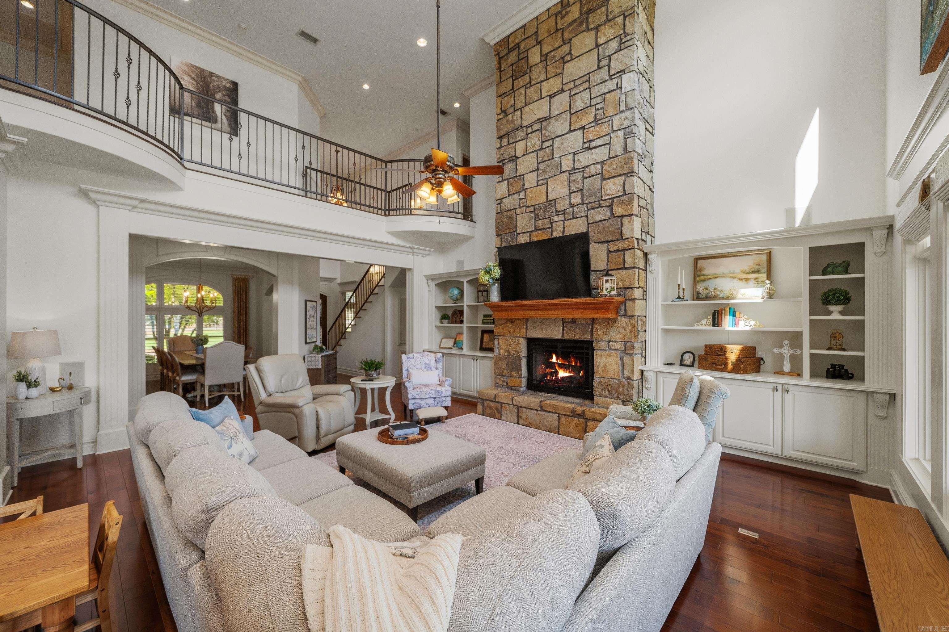 108 Shadow Oak Point Property Photo 16