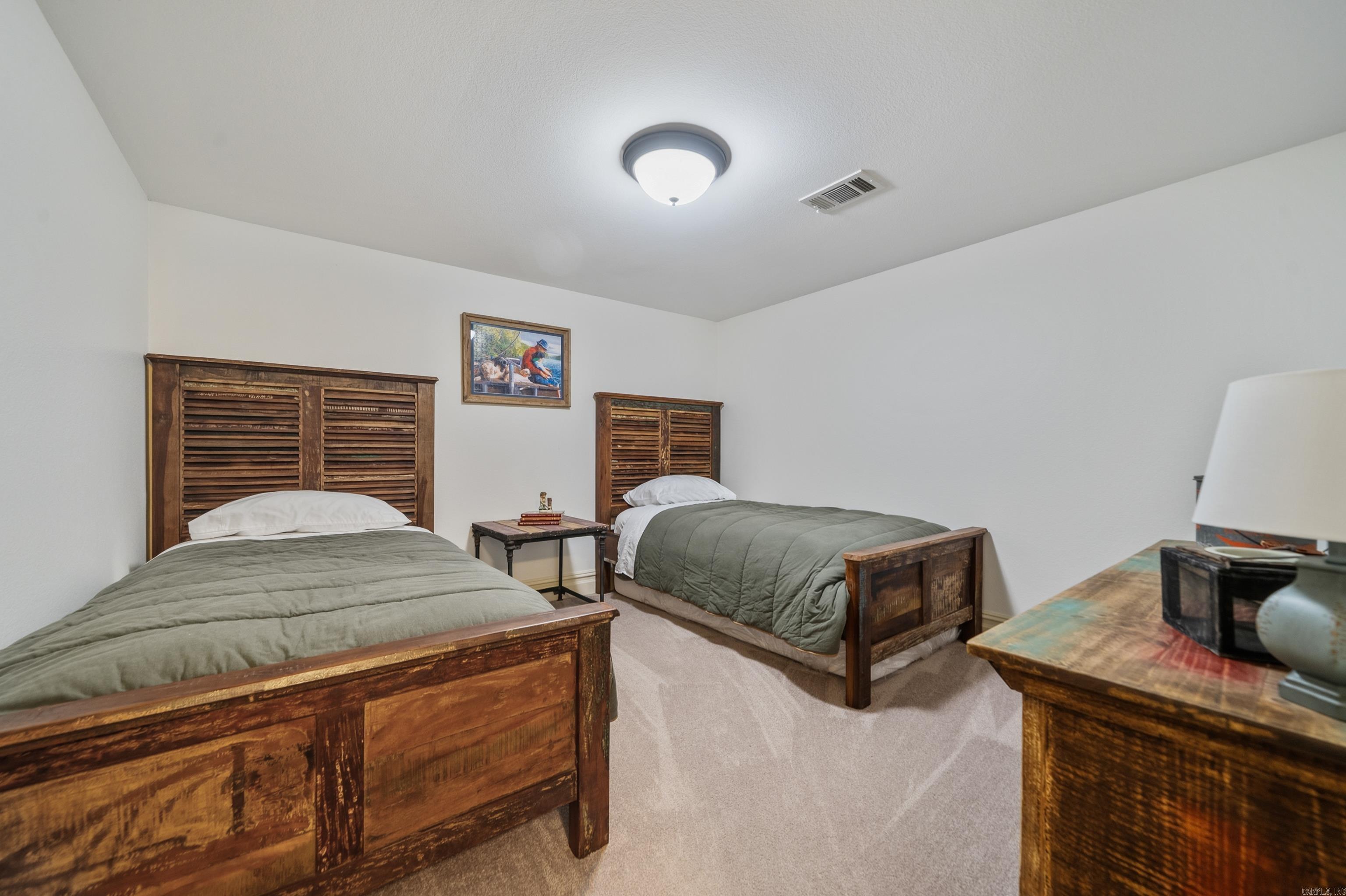 108 Shadow Oak Point Property Photo 45