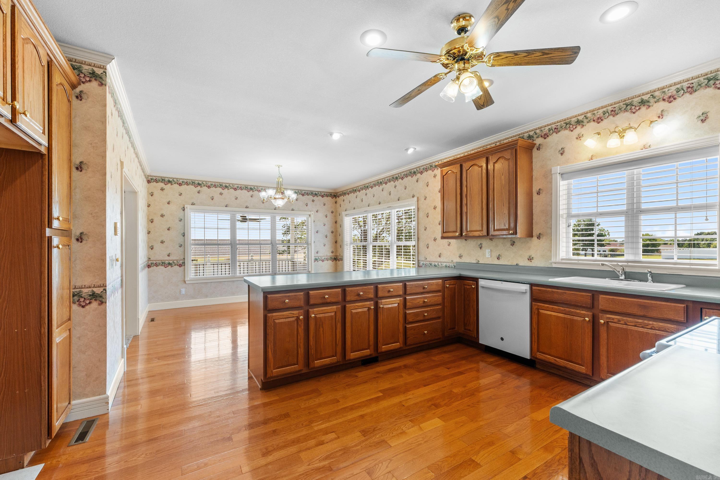 51 Mandarin Court Property Photo 8