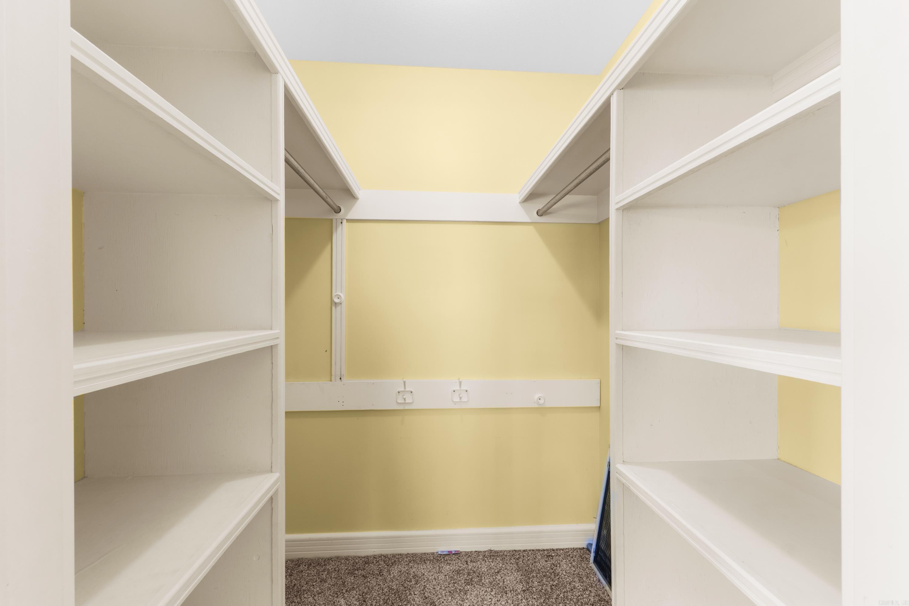 51 Mandarin Court Property Photo 28