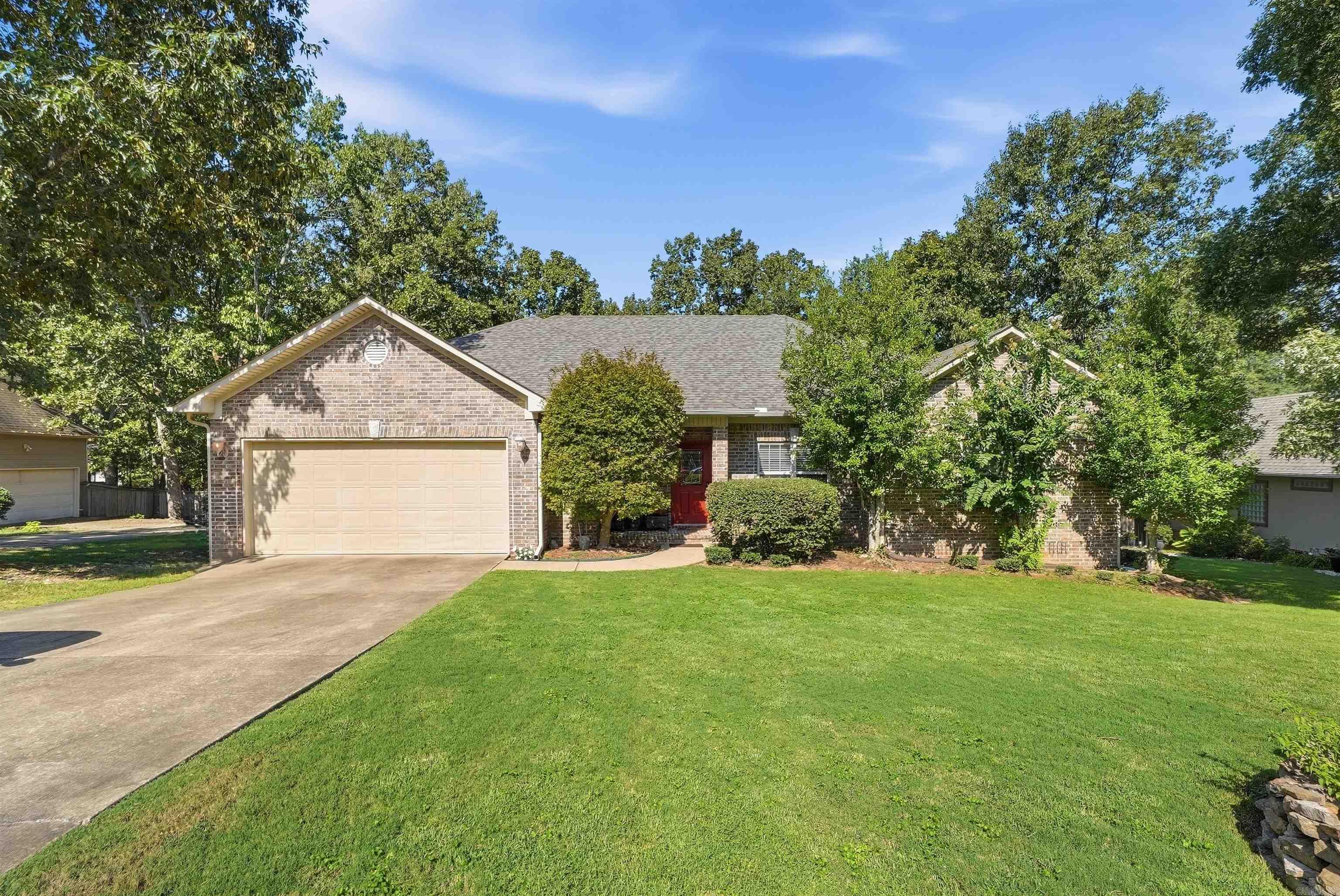 19614 Hunters Woods Drive Property Photo 1