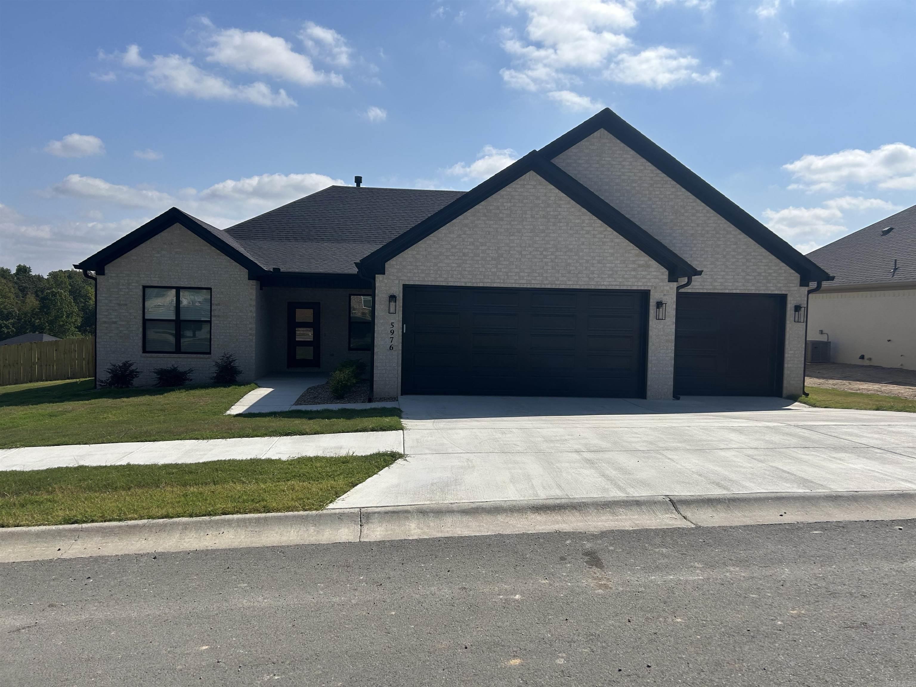 5976 Midway Dr Property Photo 1