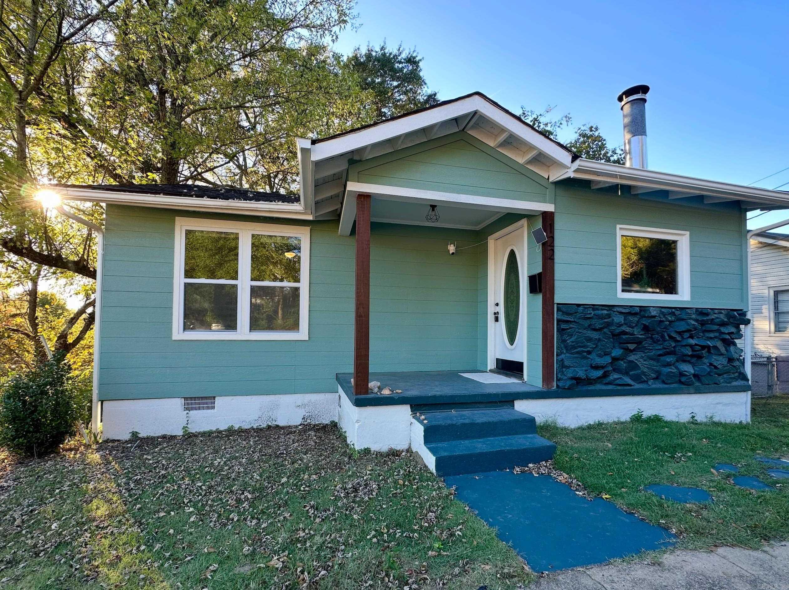 122 West Drive Property Photo 1