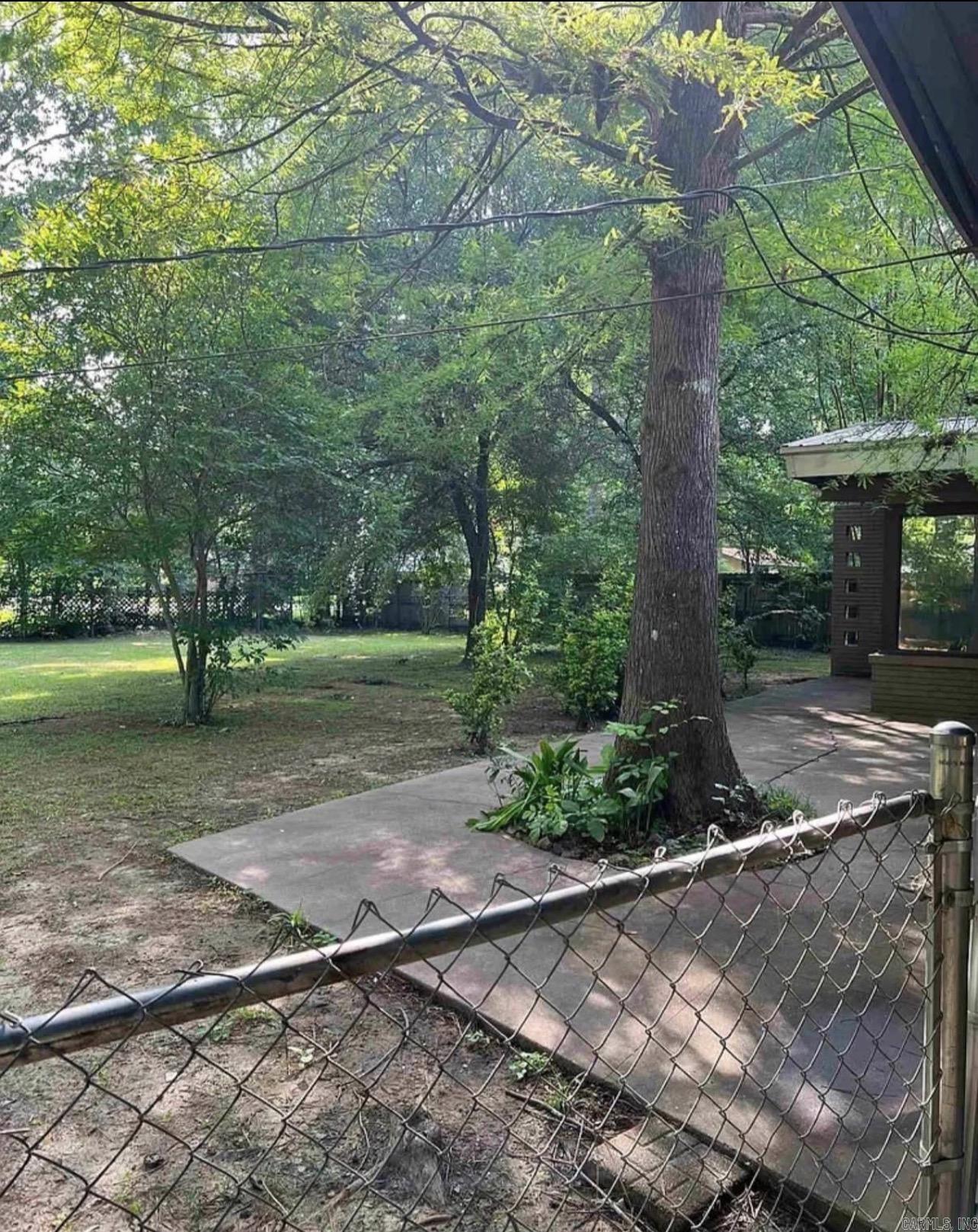 1006 Camp Road Property Photo 3