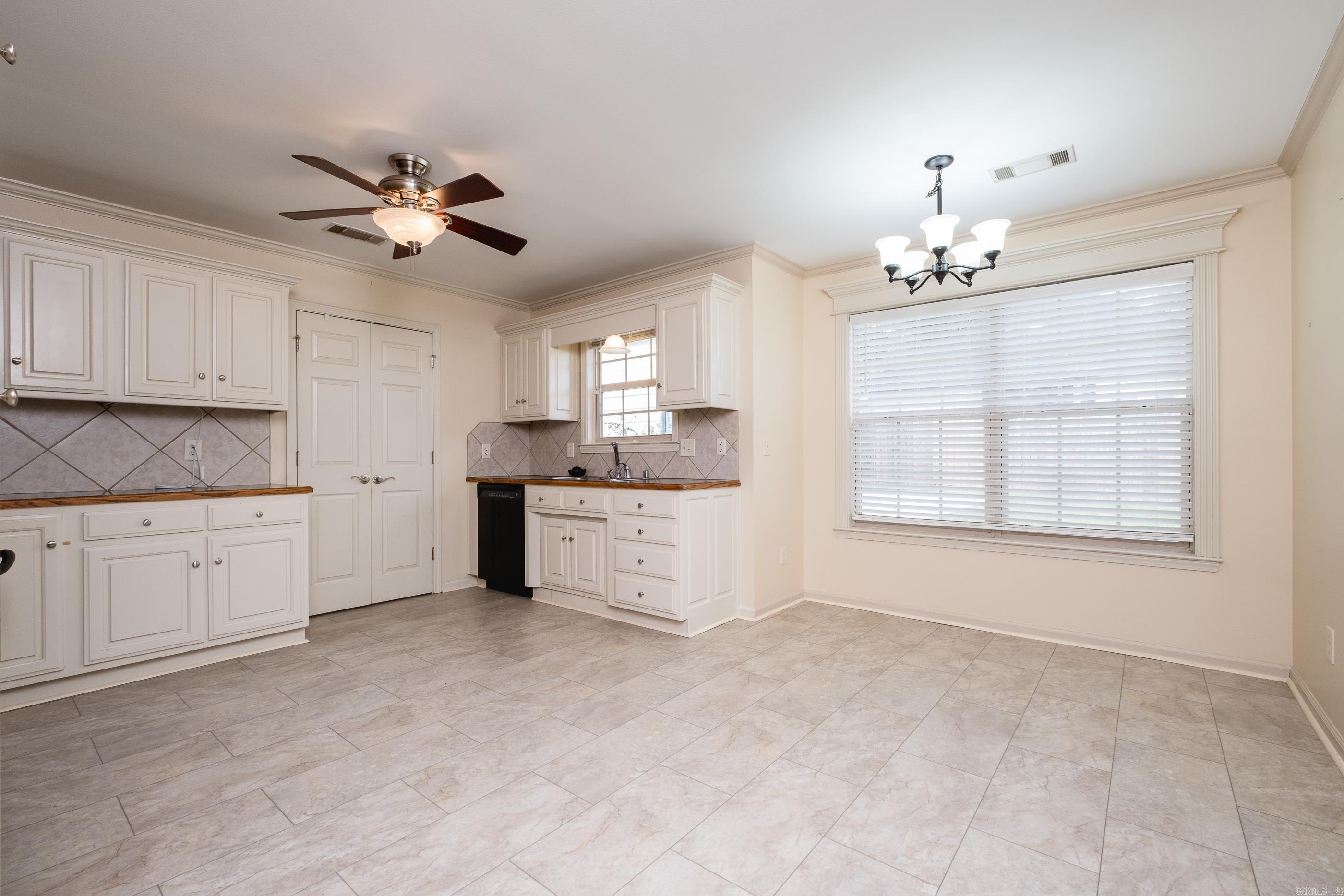 26038550 Property Photo 13
