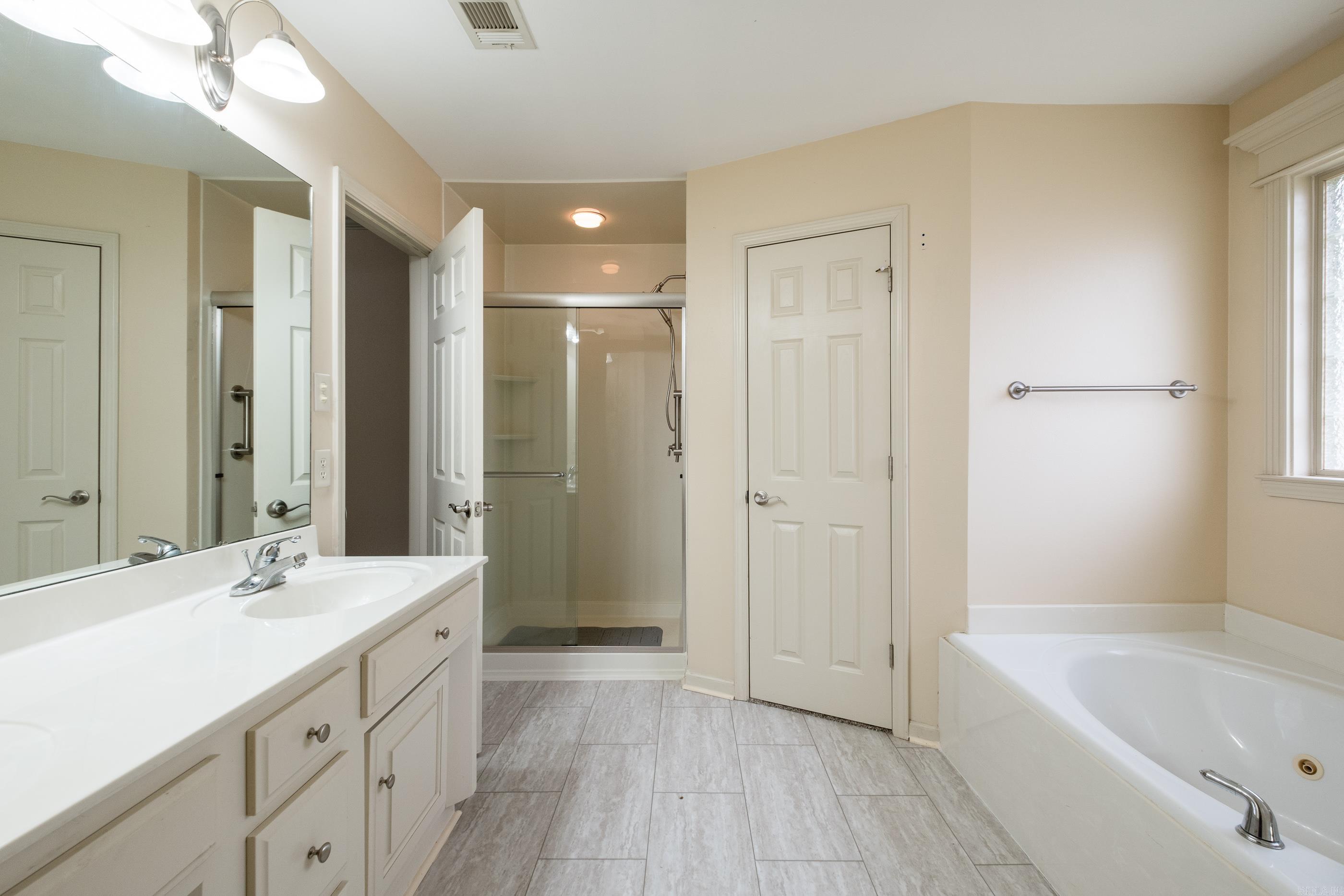 26038550 Property Photo 21