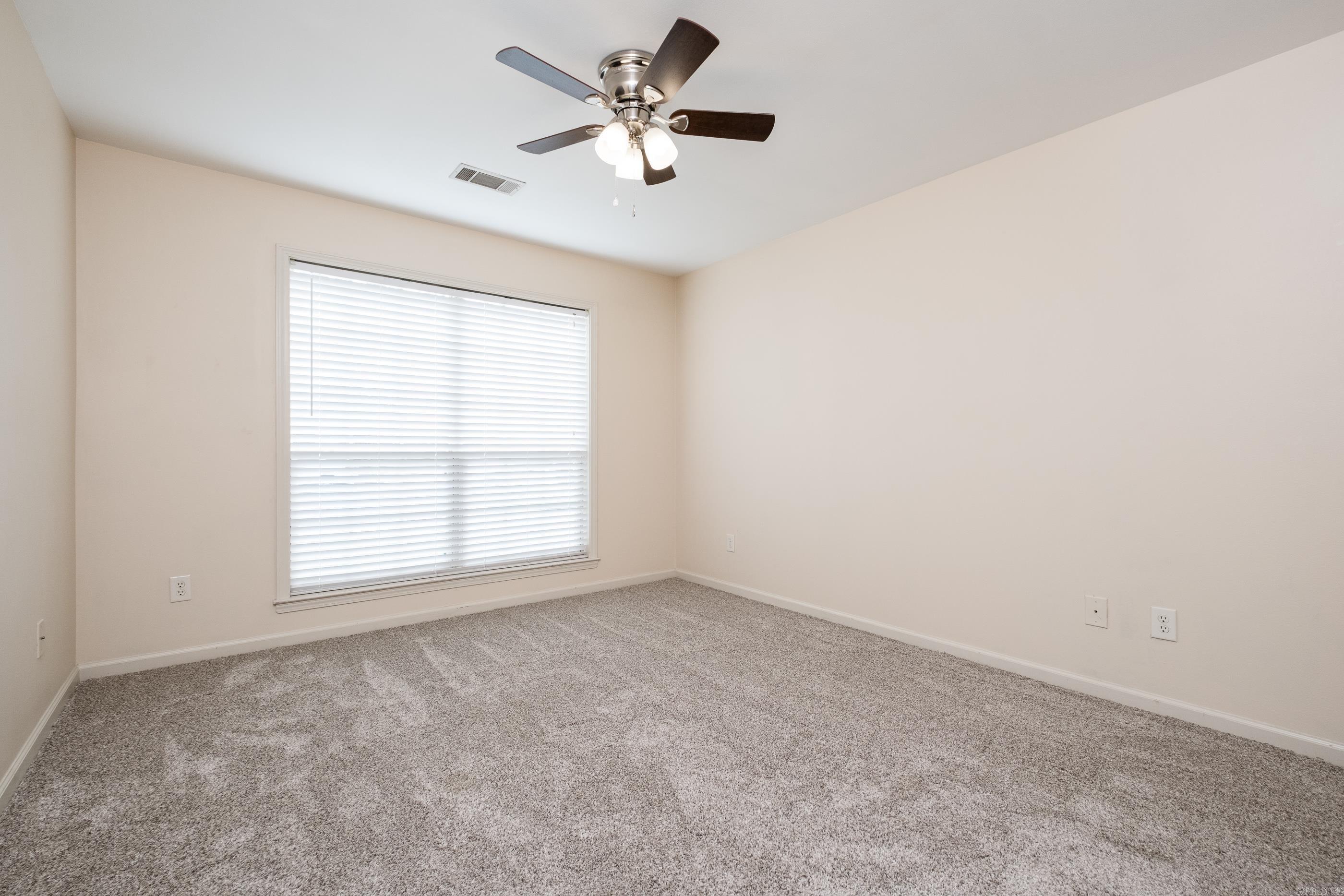26038550 Property Photo 25