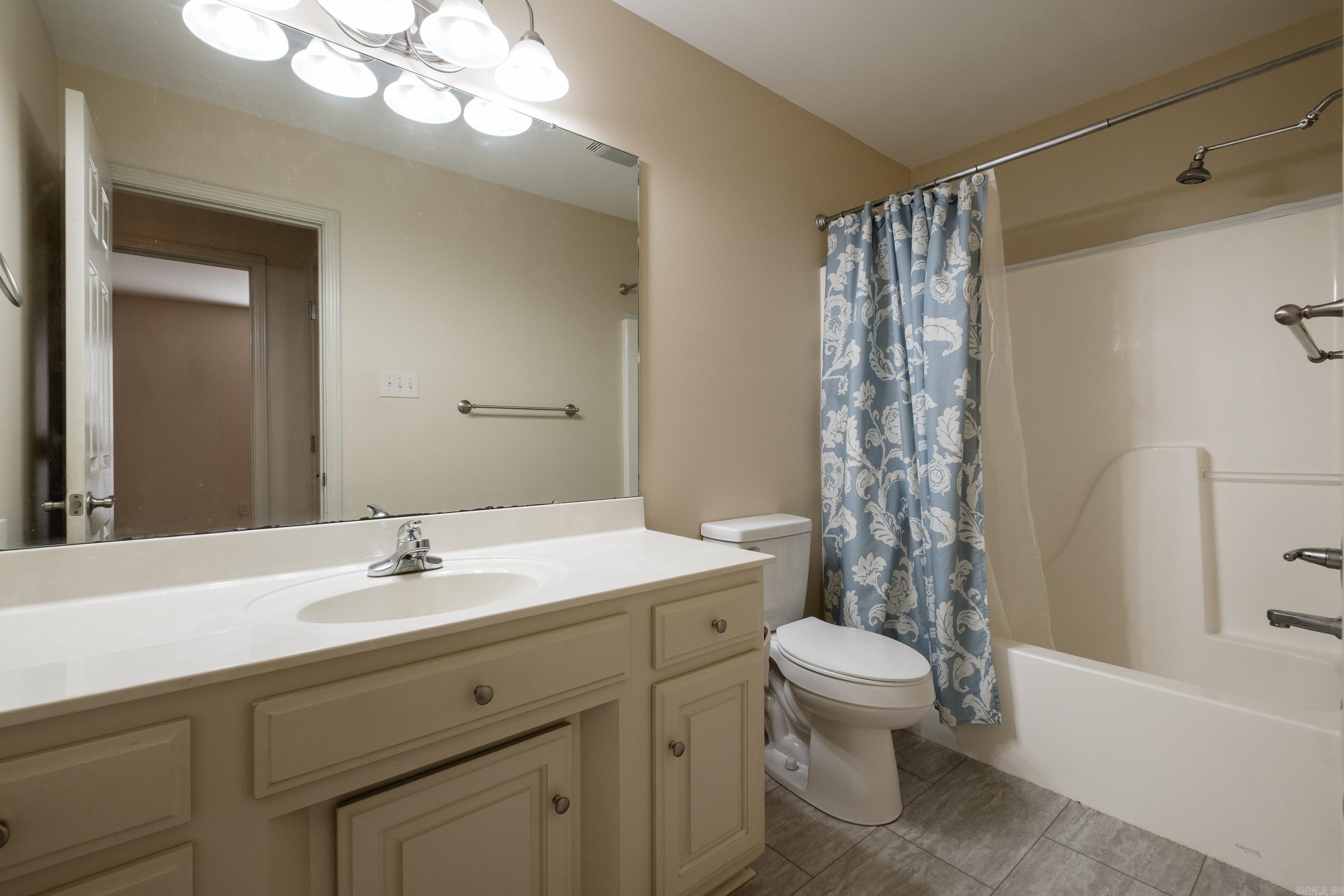 26038550 Property Photo 31