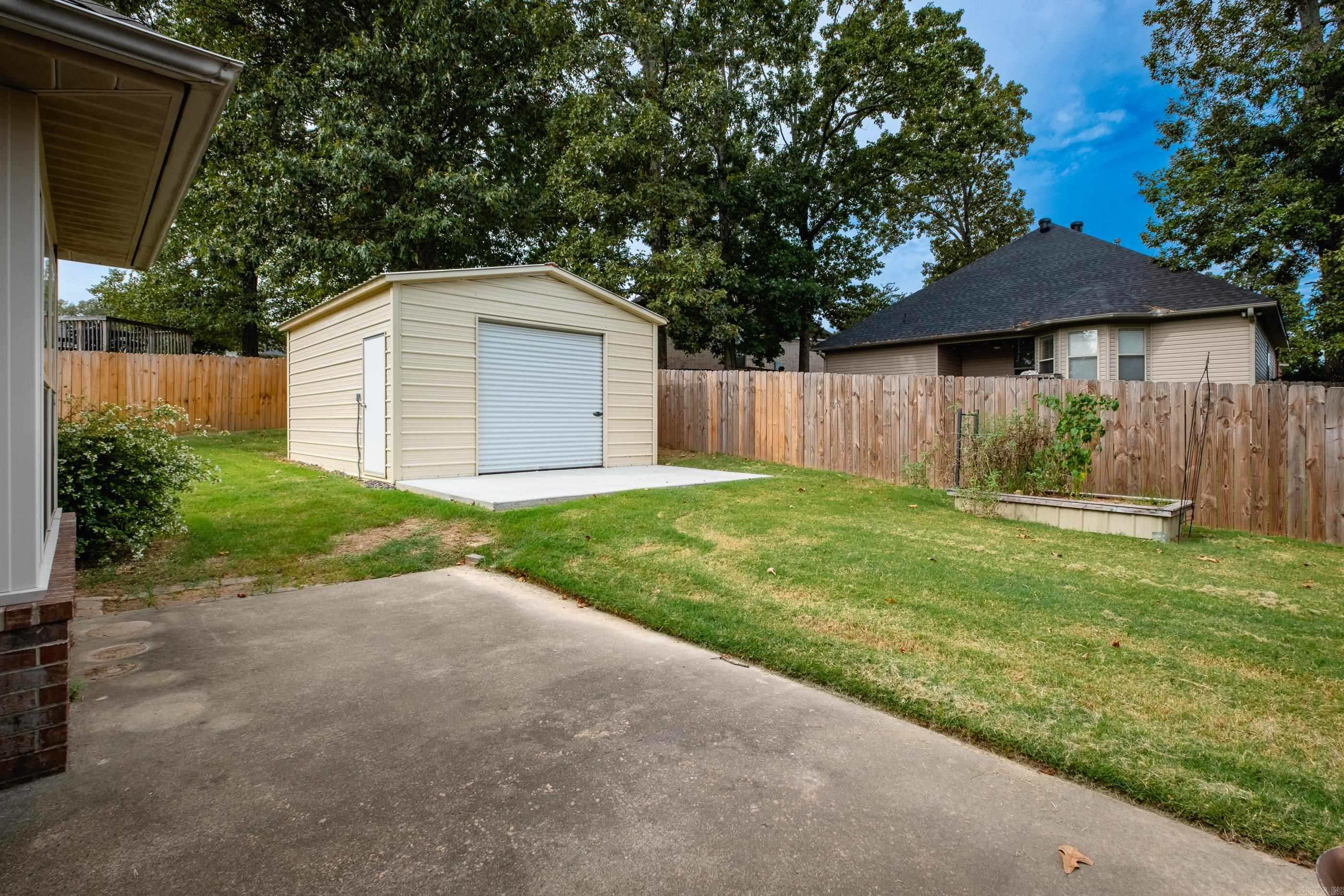 26038550 Property Photo 36
