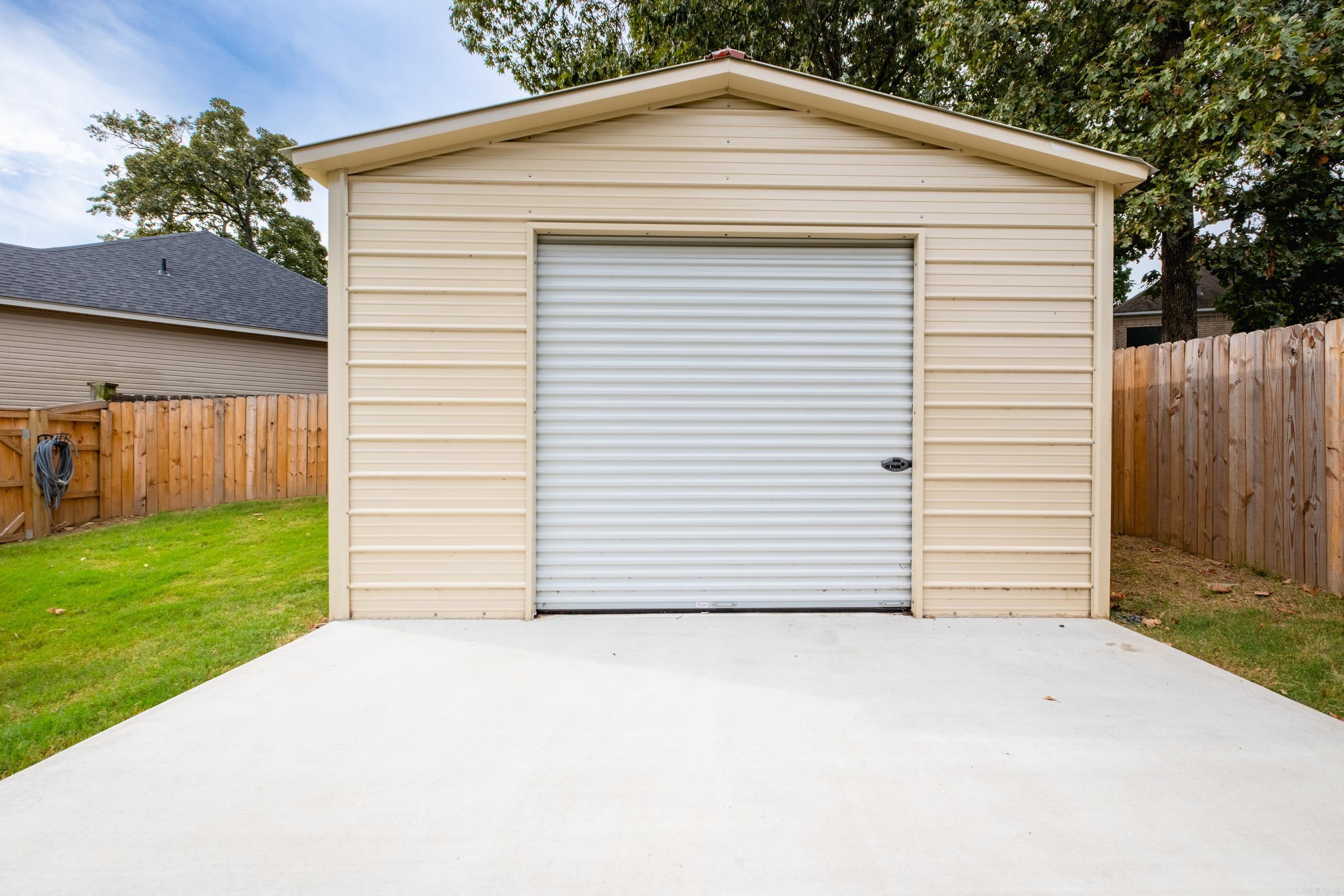 26038550 Property Photo 38