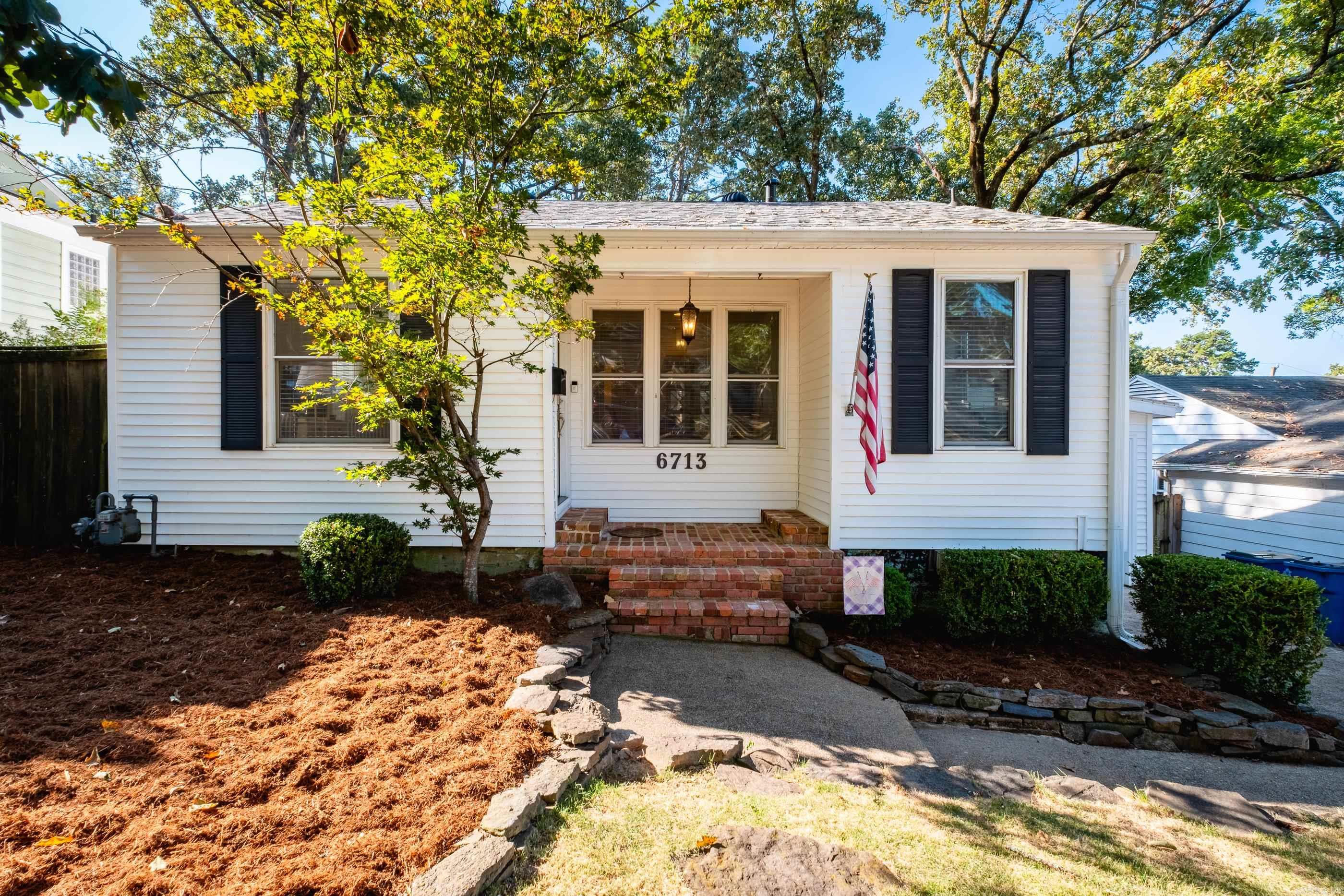 6713 Longwood Road Property Photo 2