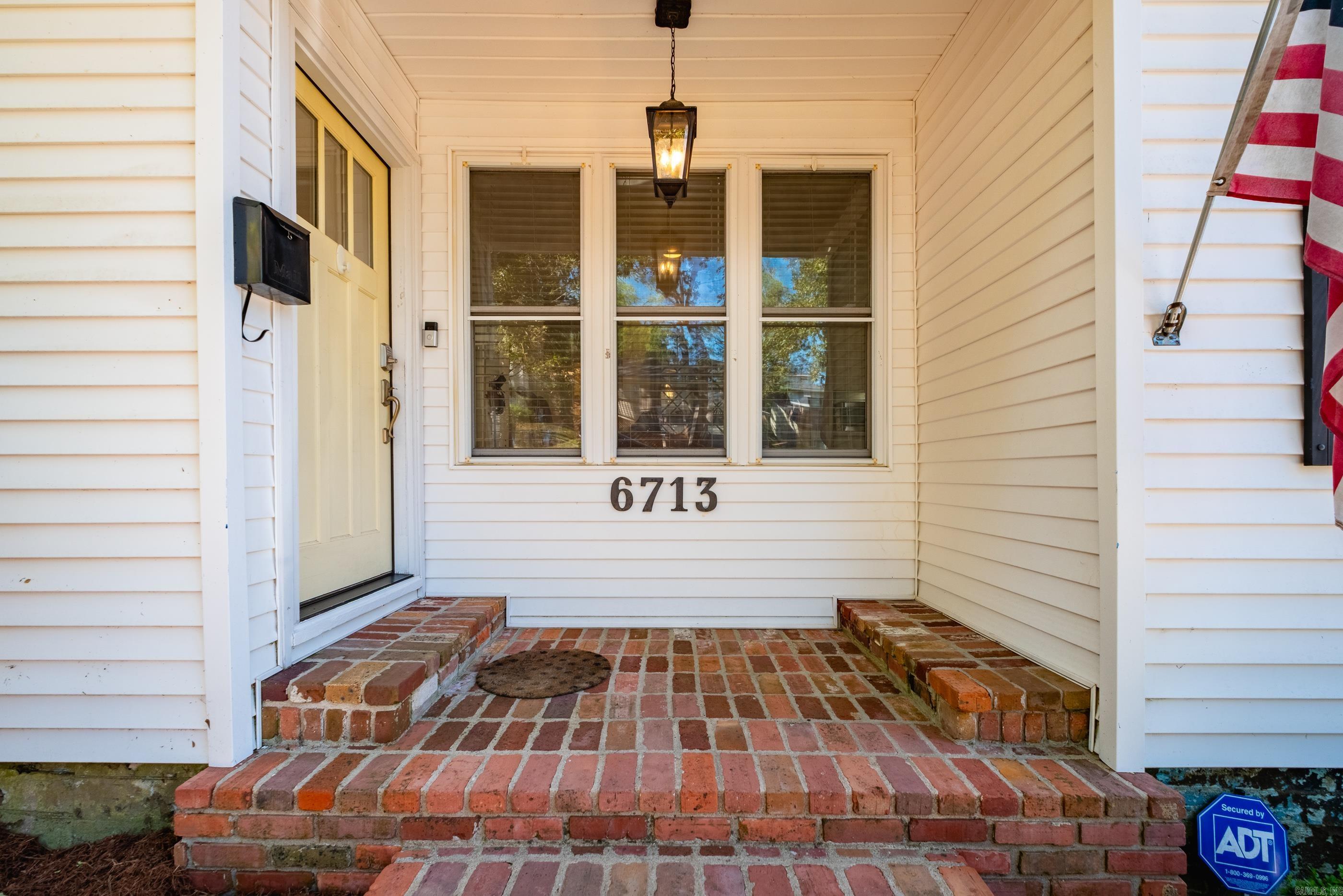 6713 Longwood Road Property Photo 3
