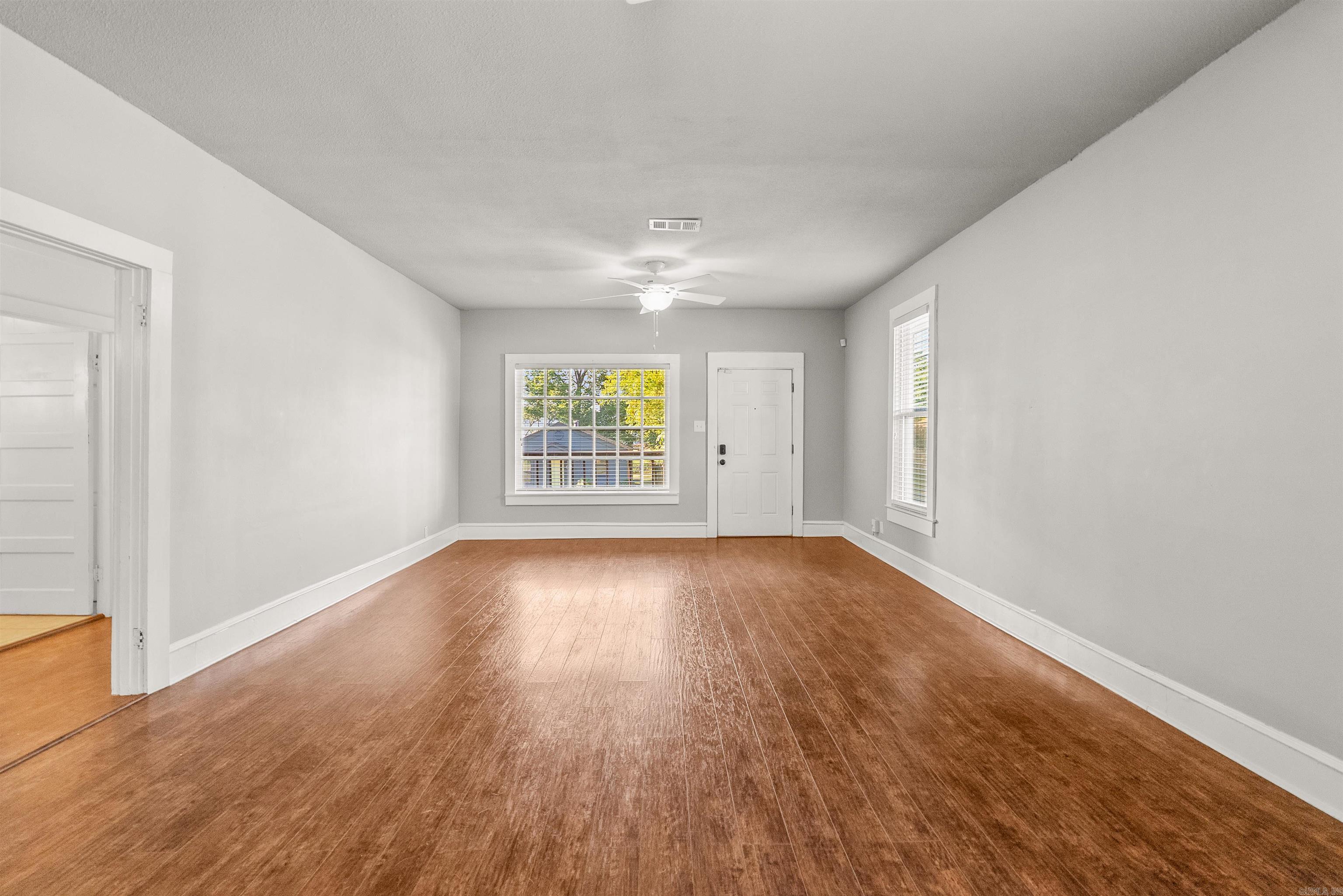 2516 W 6th Street Property Photo 5