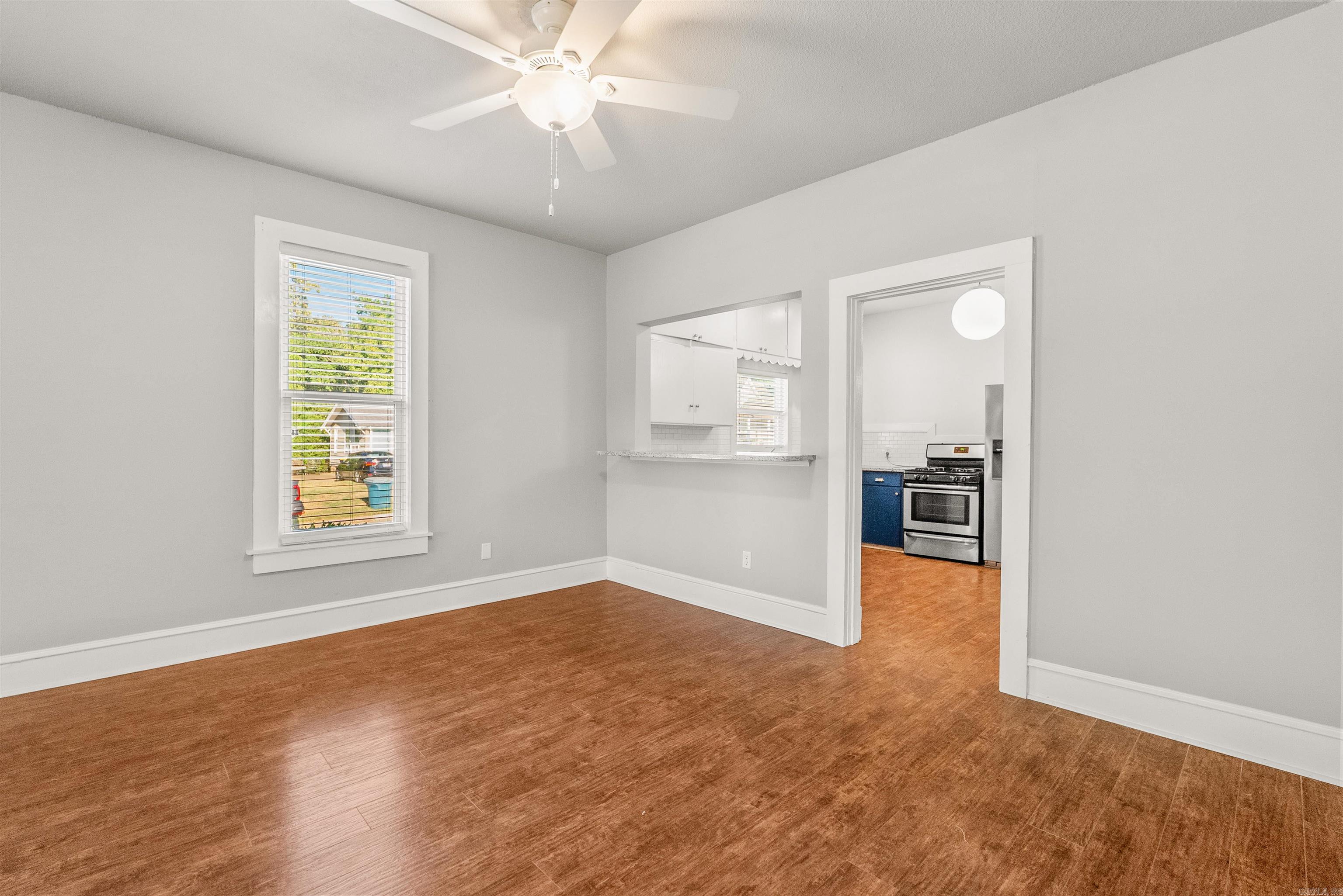 2516 W 6th Street Property Photo 6