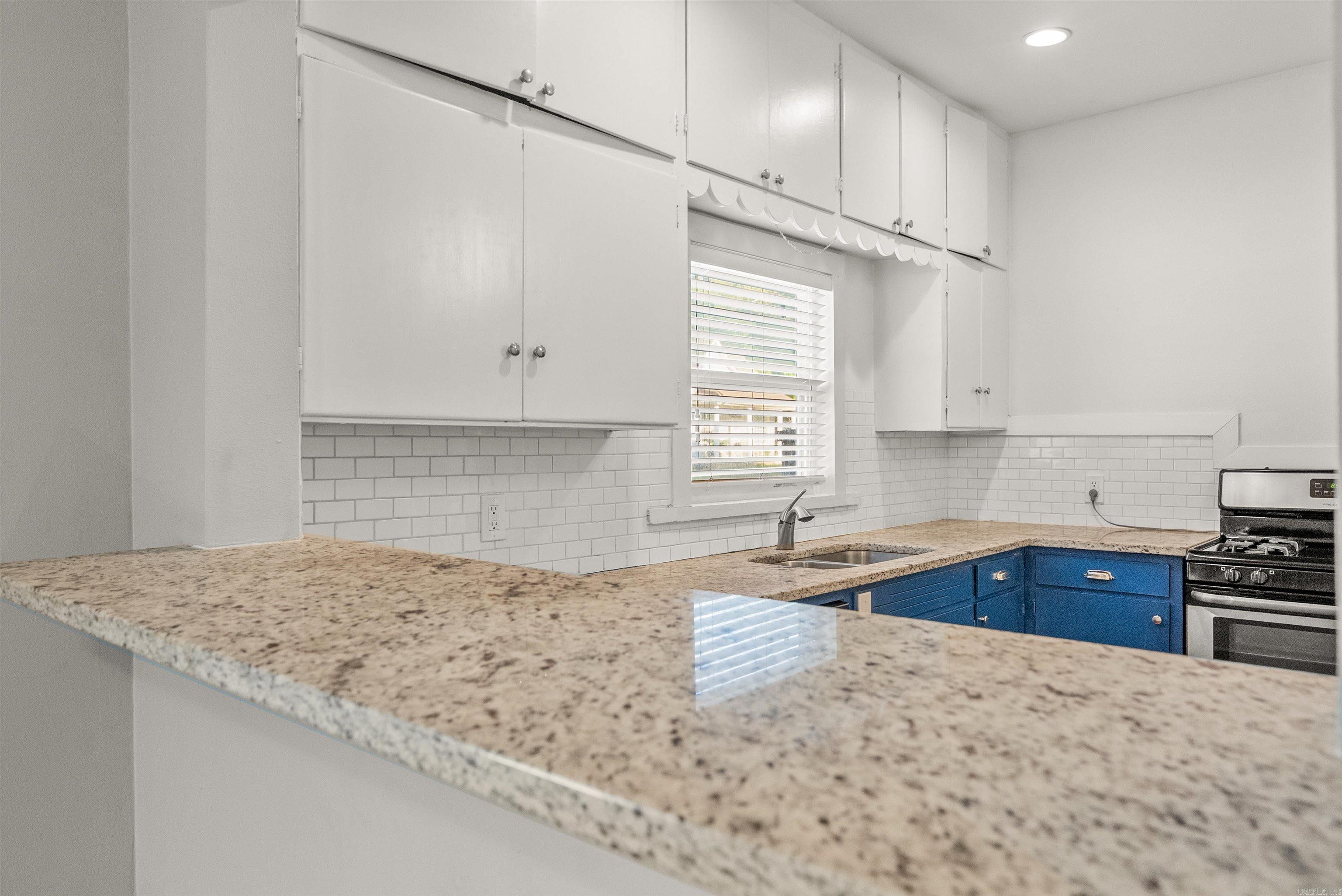 2516 W 6th Street Property Photo 7