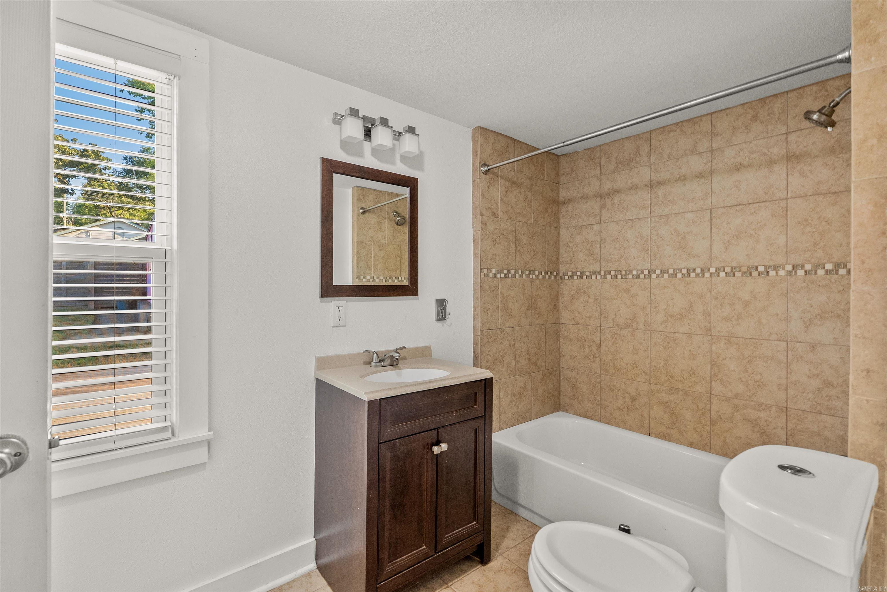 2516 W 6th Street Property Photo 12