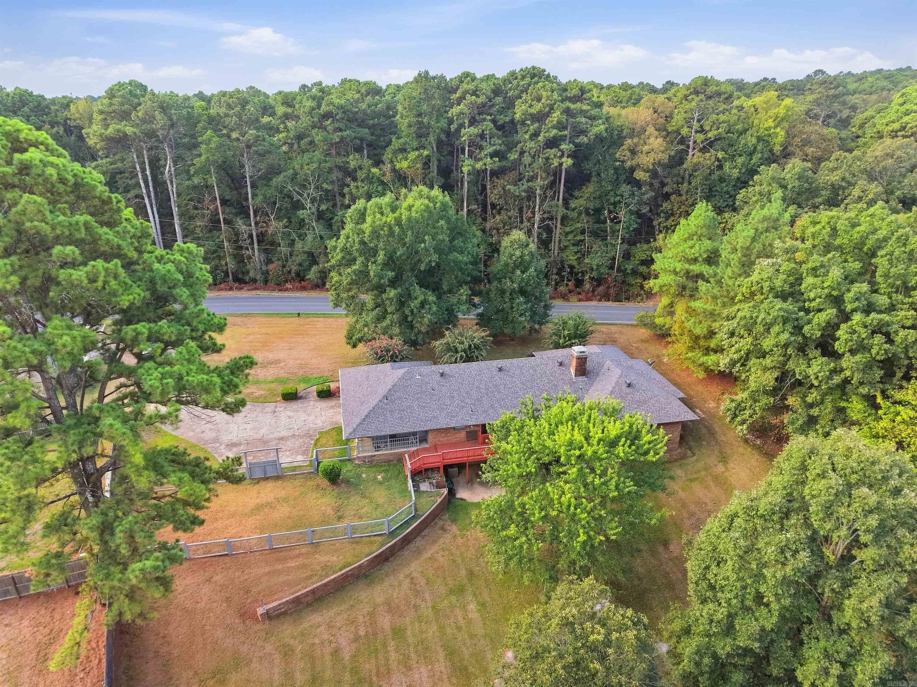 1414 Country Club Road Property Photo 6