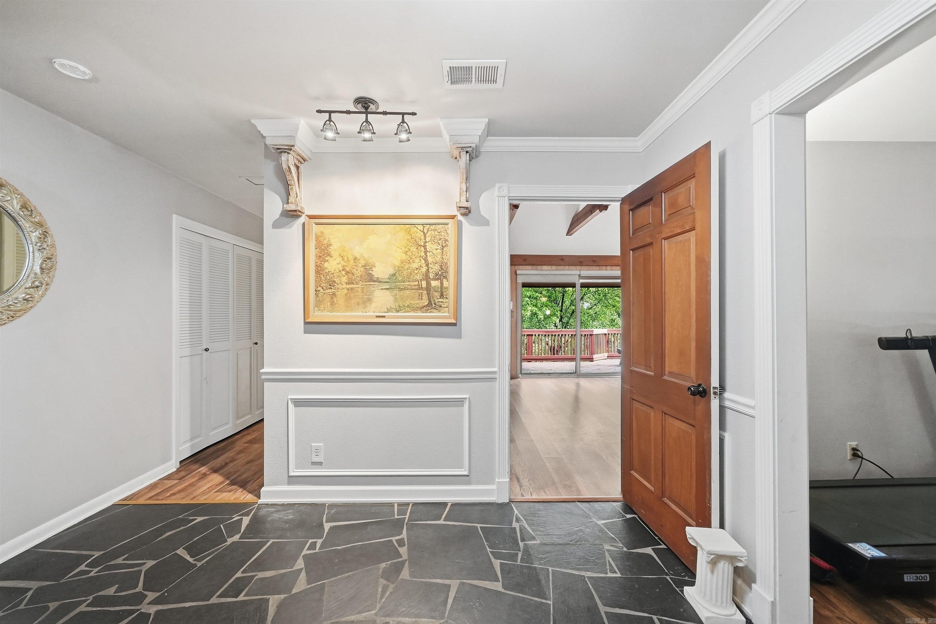 1414 Country Club Road Property Photo 10