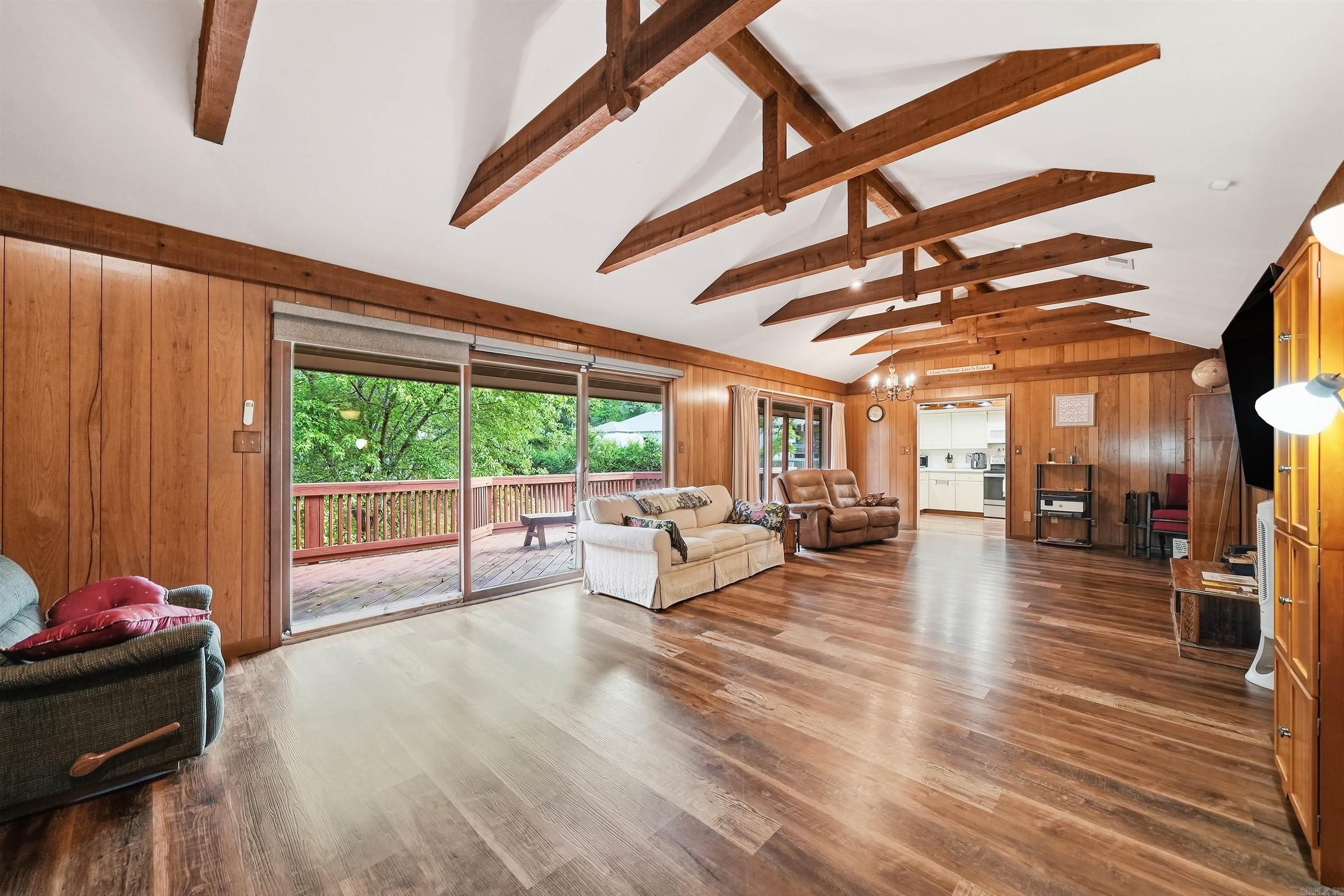 1414 Country Club Road Property Photo 11