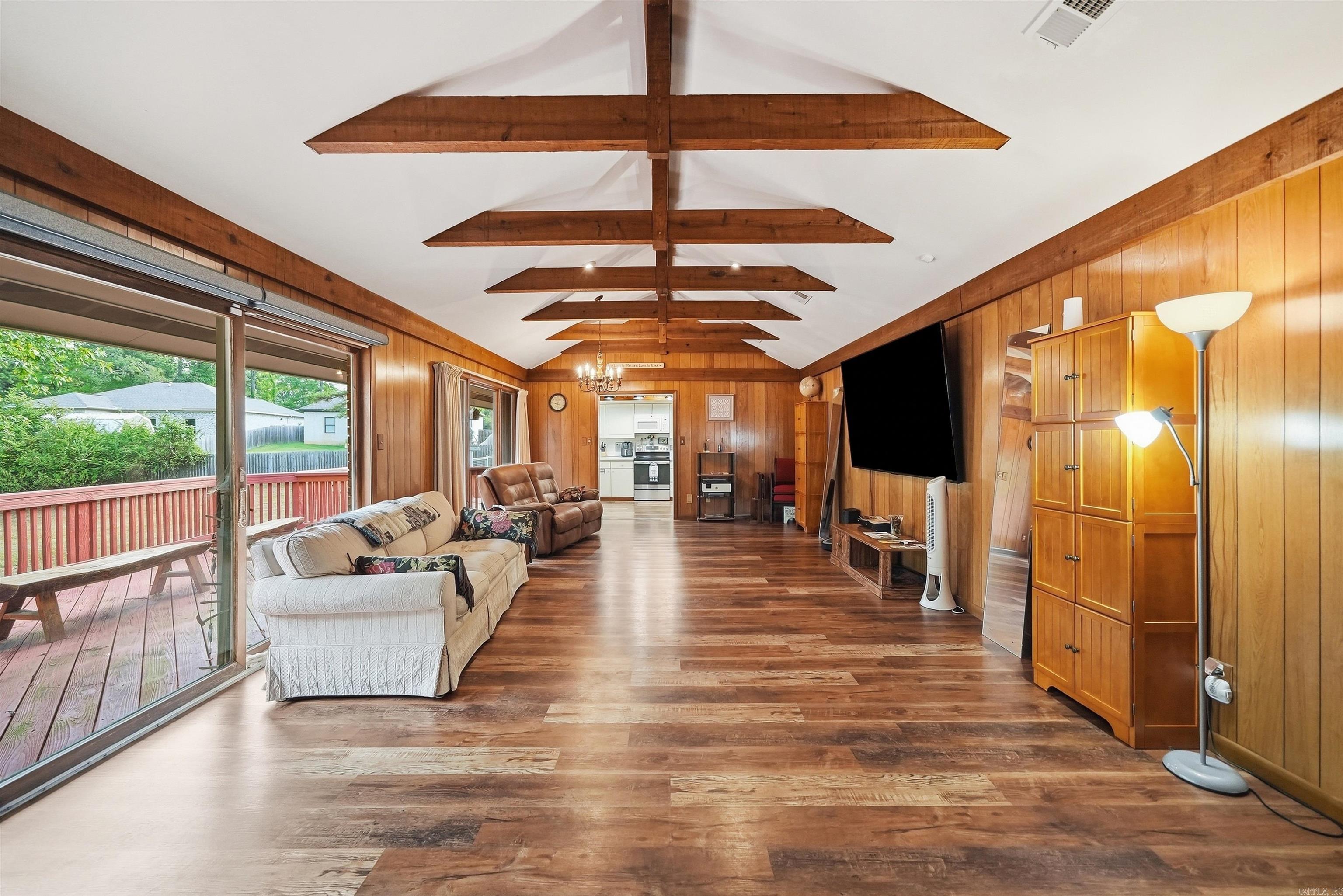1414 Country Club Road Property Photo 12