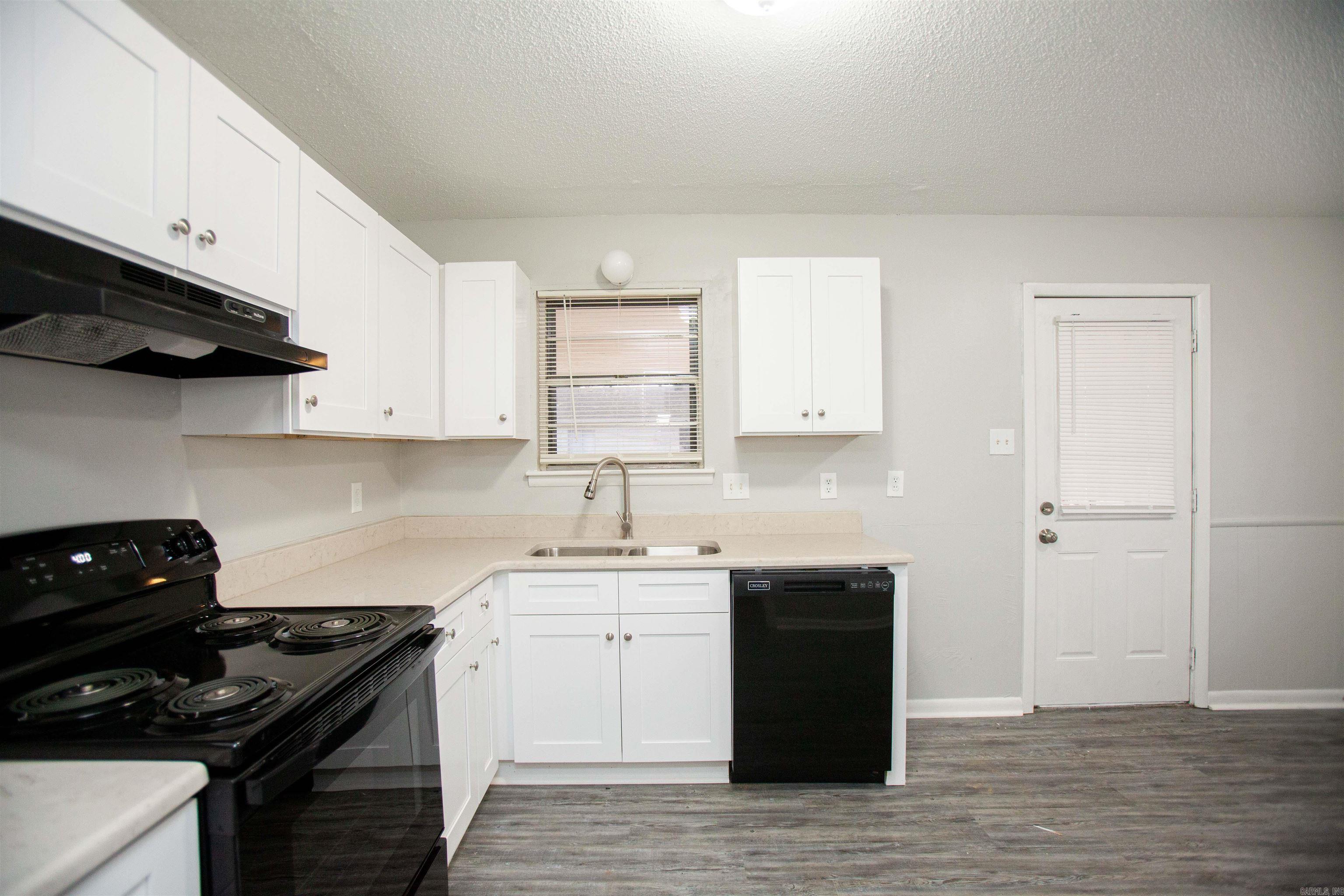 920 Healy Street Property Photo 5