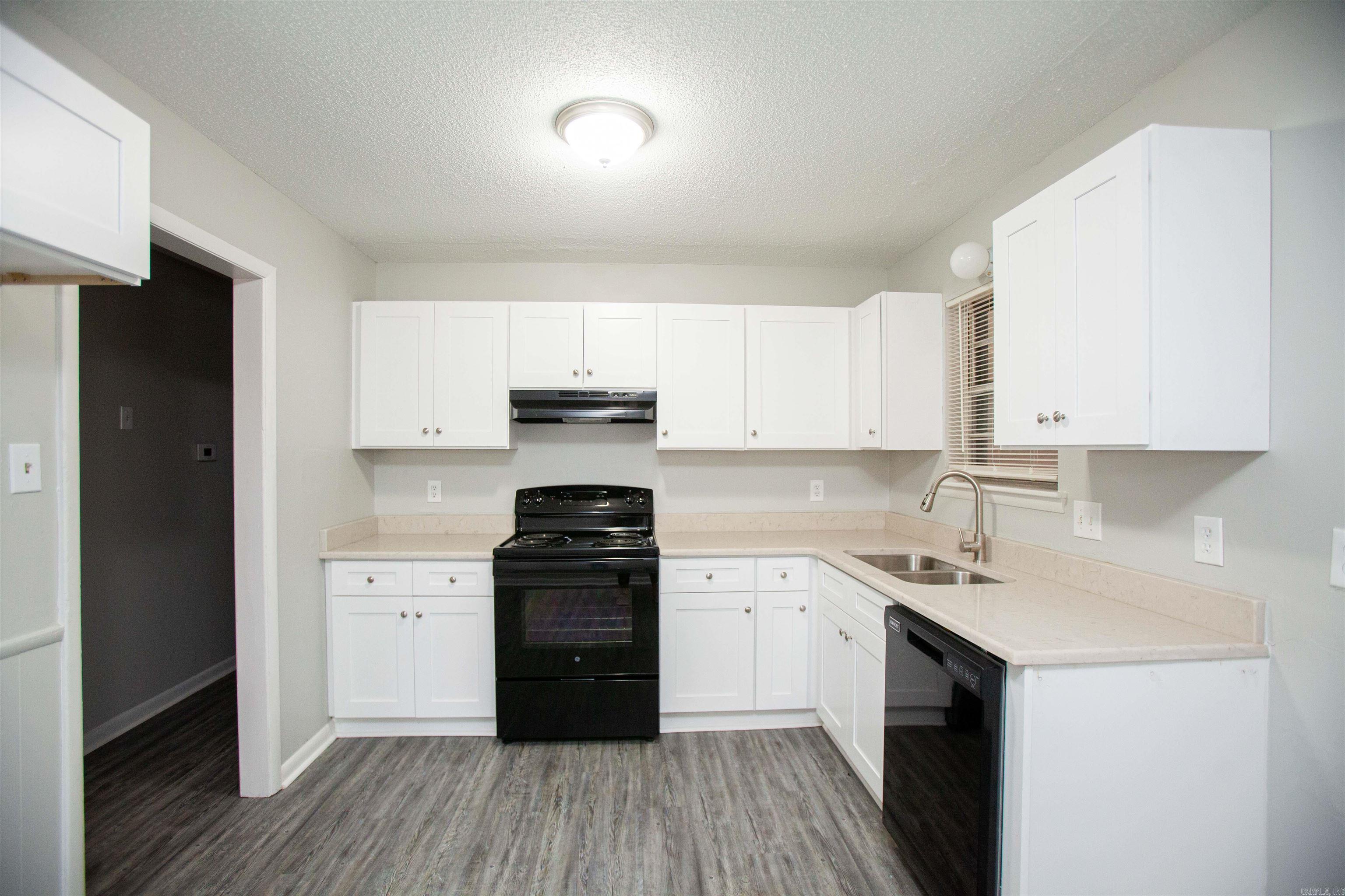 920 Healy Street Property Photo 6