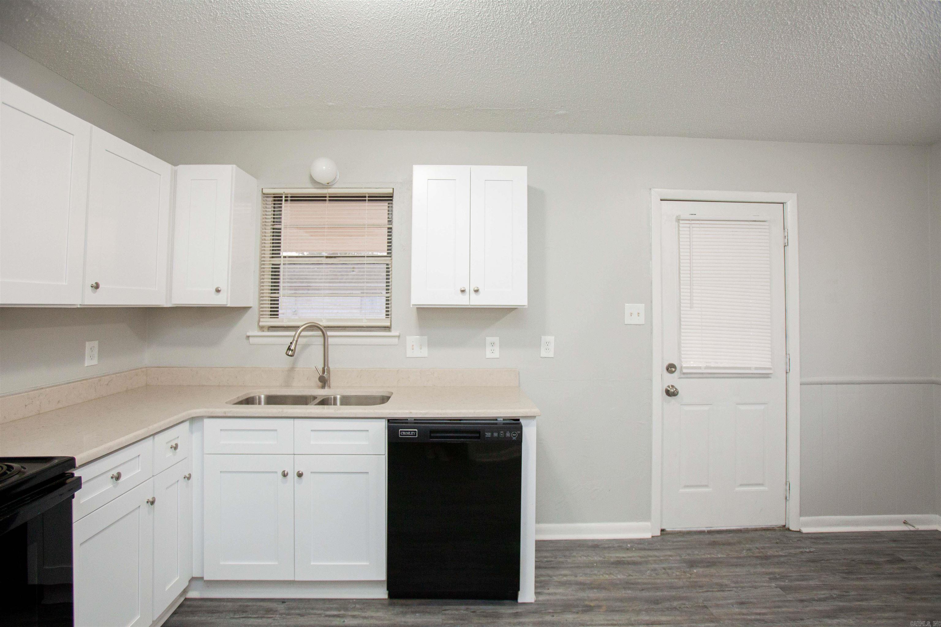 920 Healy Street Property Photo 7