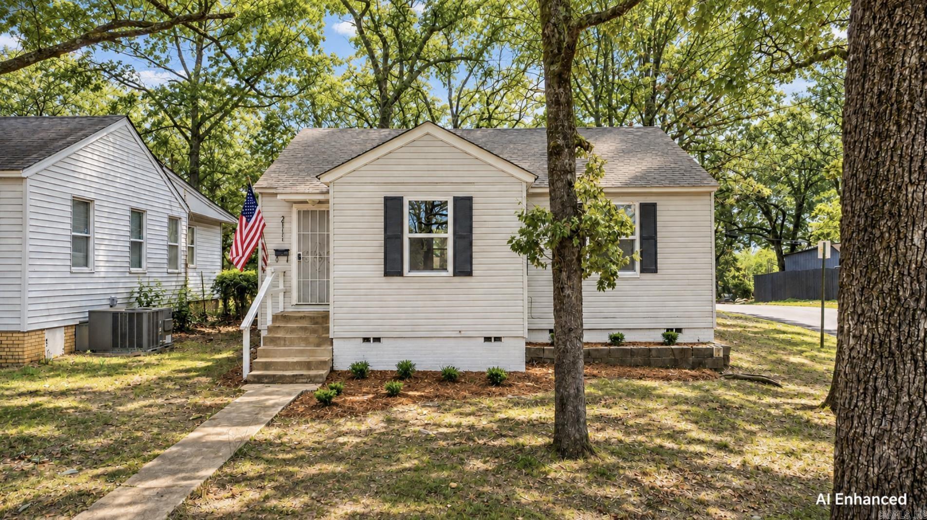 2111 S Tyler Street Property Photo 1