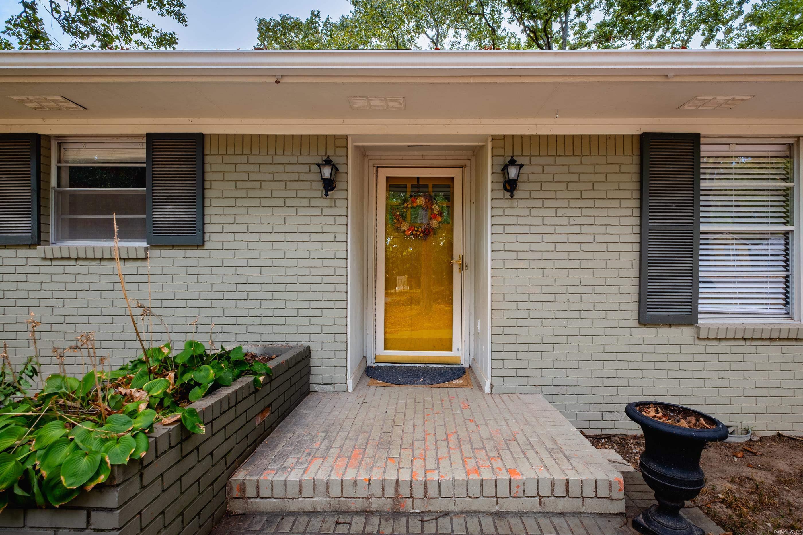 1300 White Road Property Photo 2