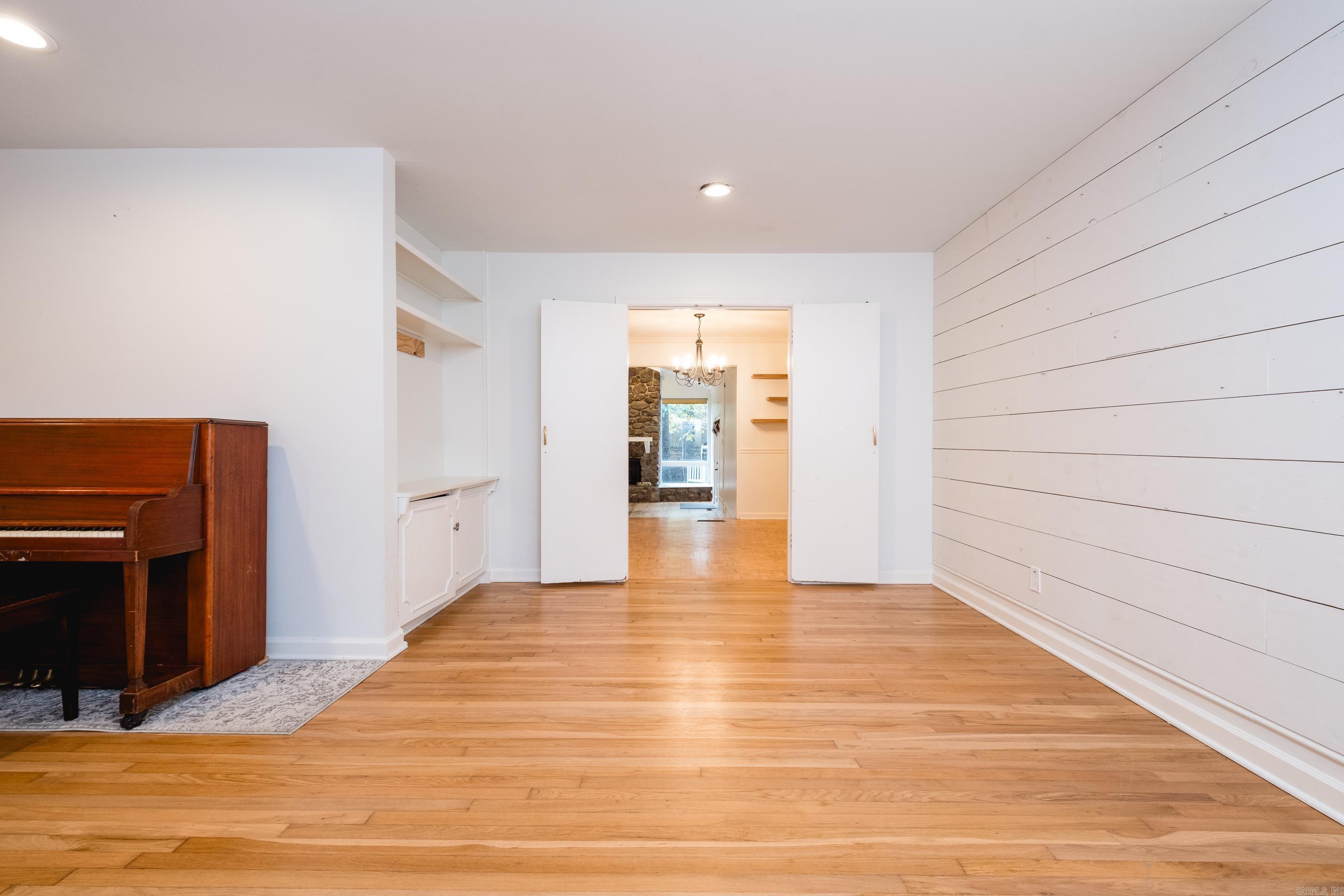 1300 White Road Property Photo 6