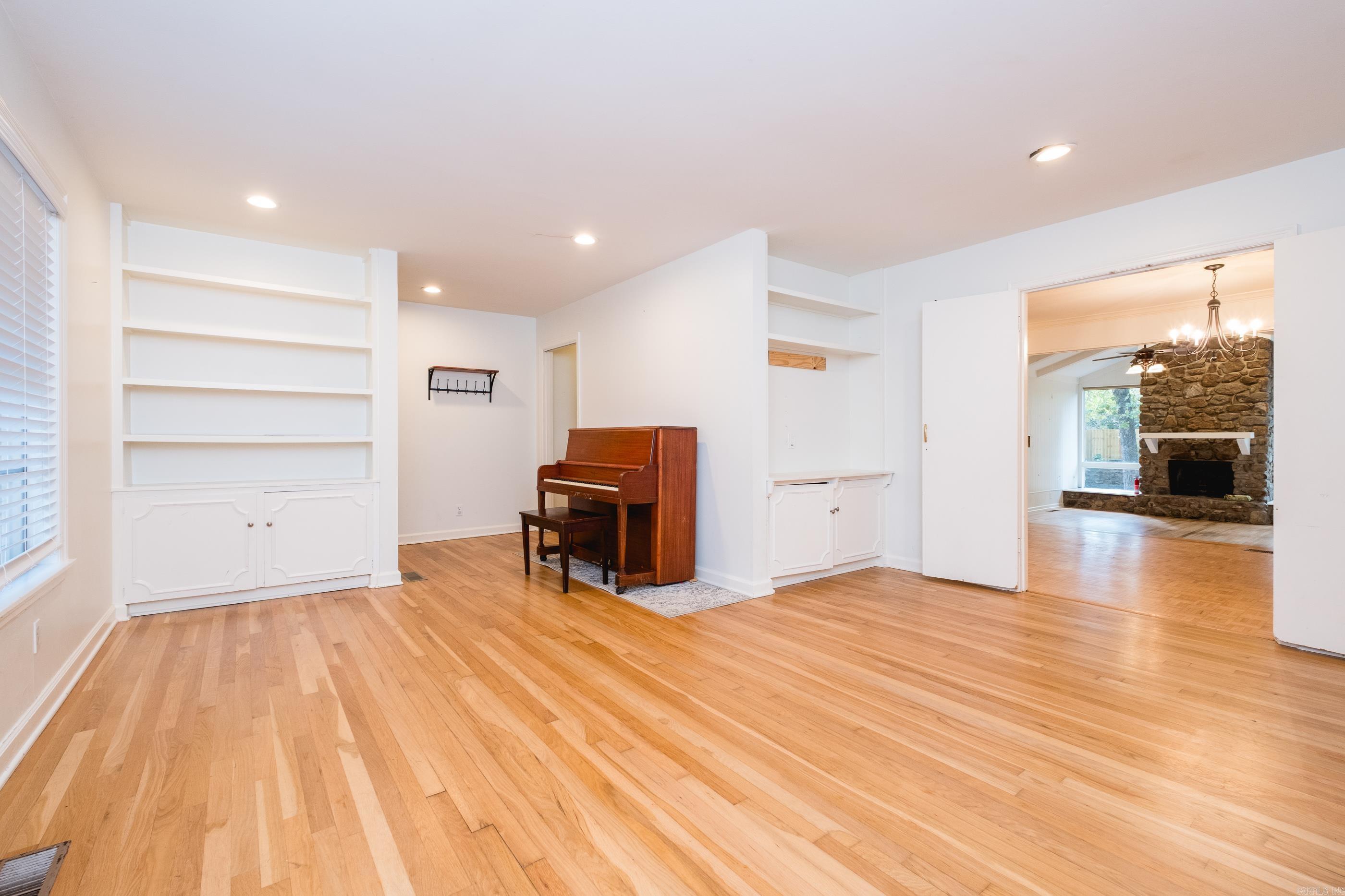 1300 White Road Property Photo 7