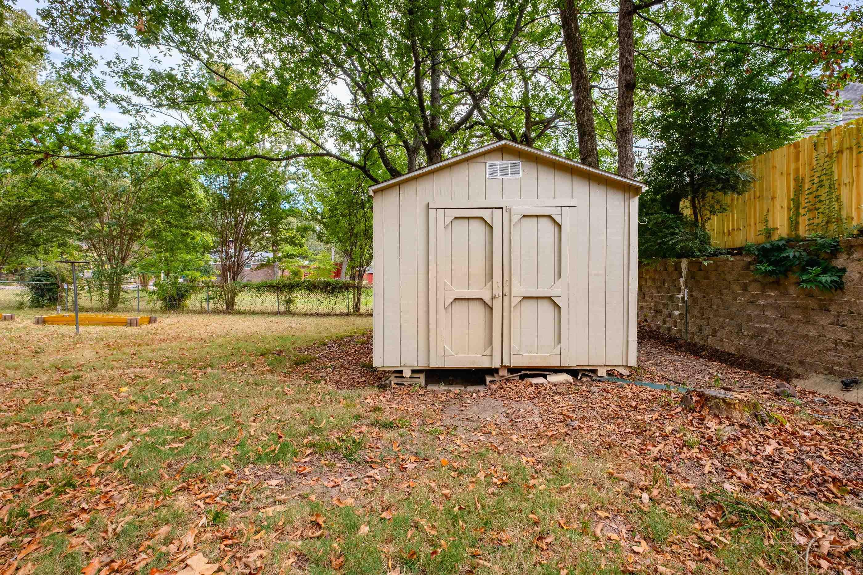 1300 White Road Property Photo 46