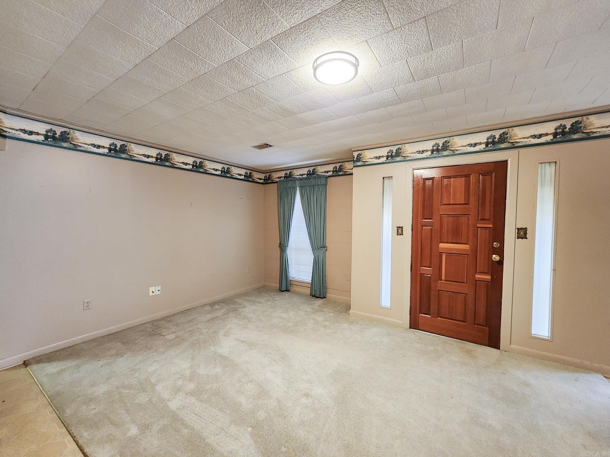 1402 Loberg Lane Property Photo 5