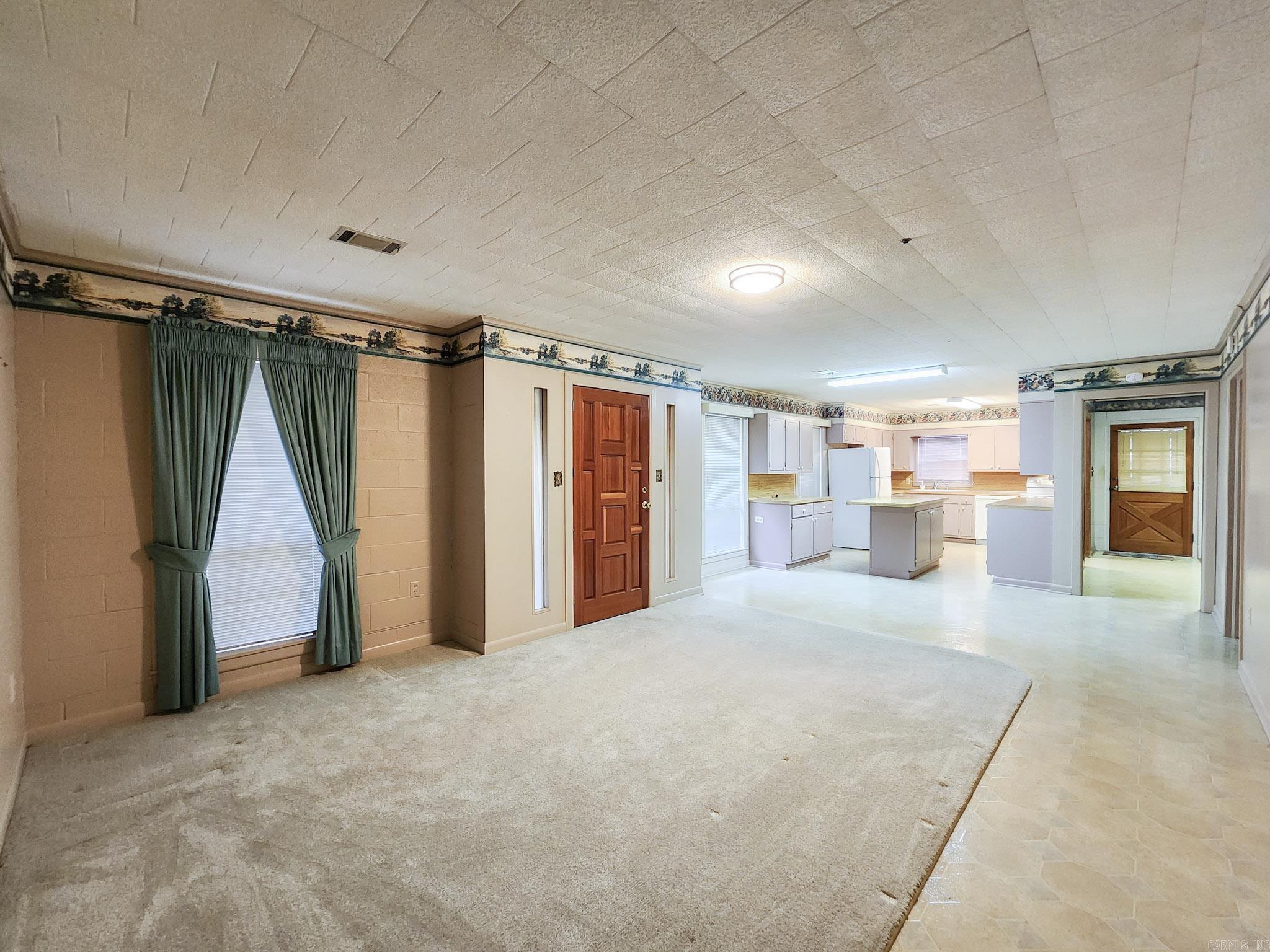 1402 Loberg Lane Property Photo 7